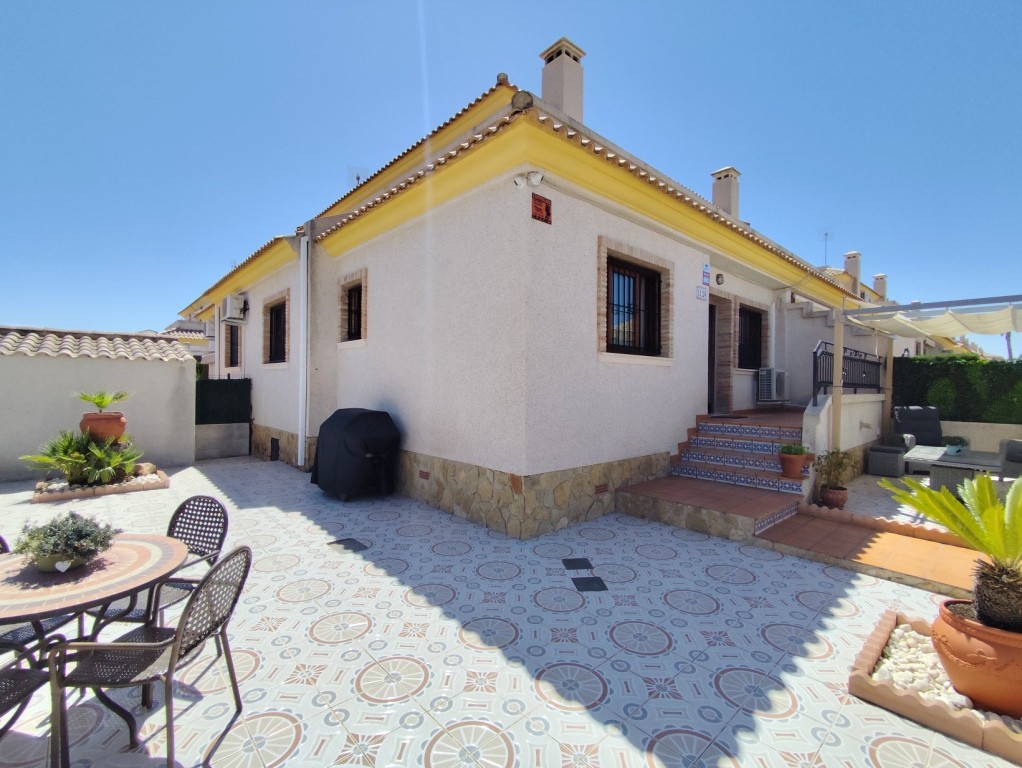 House in Urbanizacion los Balcones - view 1