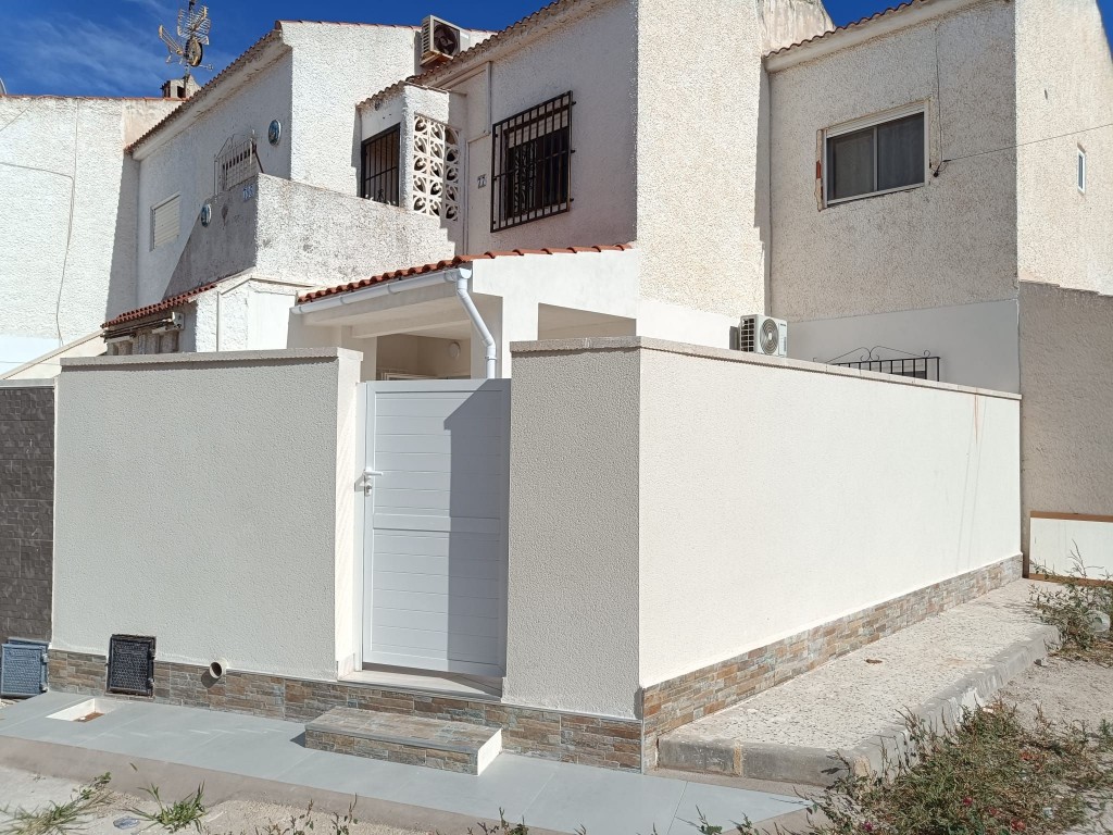 House in Alicante - view 1