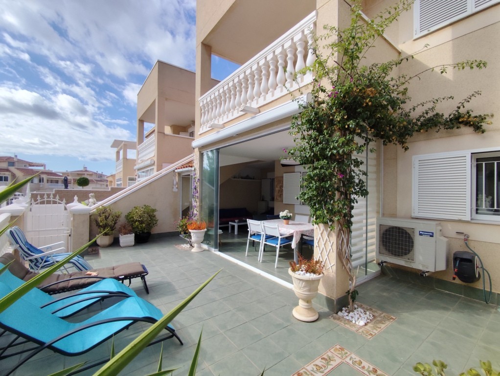 Villa in La Zenia - view 1