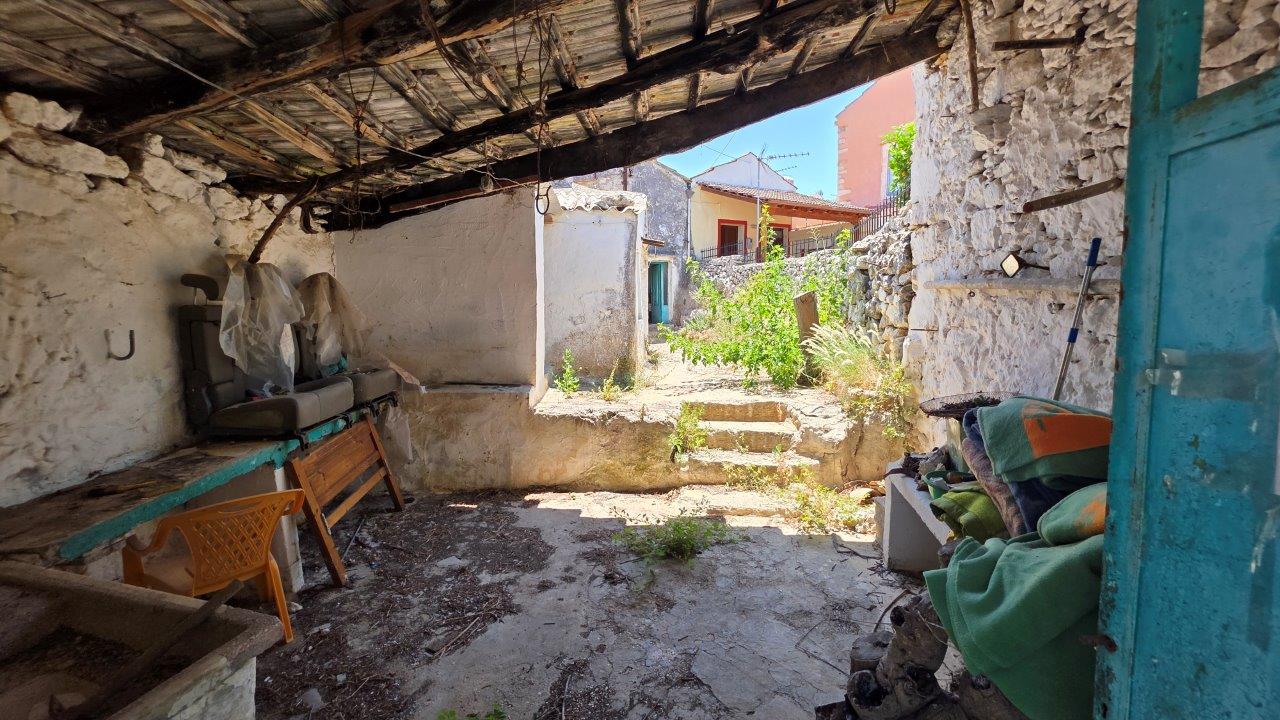 House in Vamos - view 1