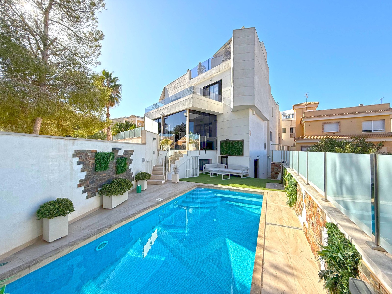 Villa in Urbanizacion los Balcones - view 1