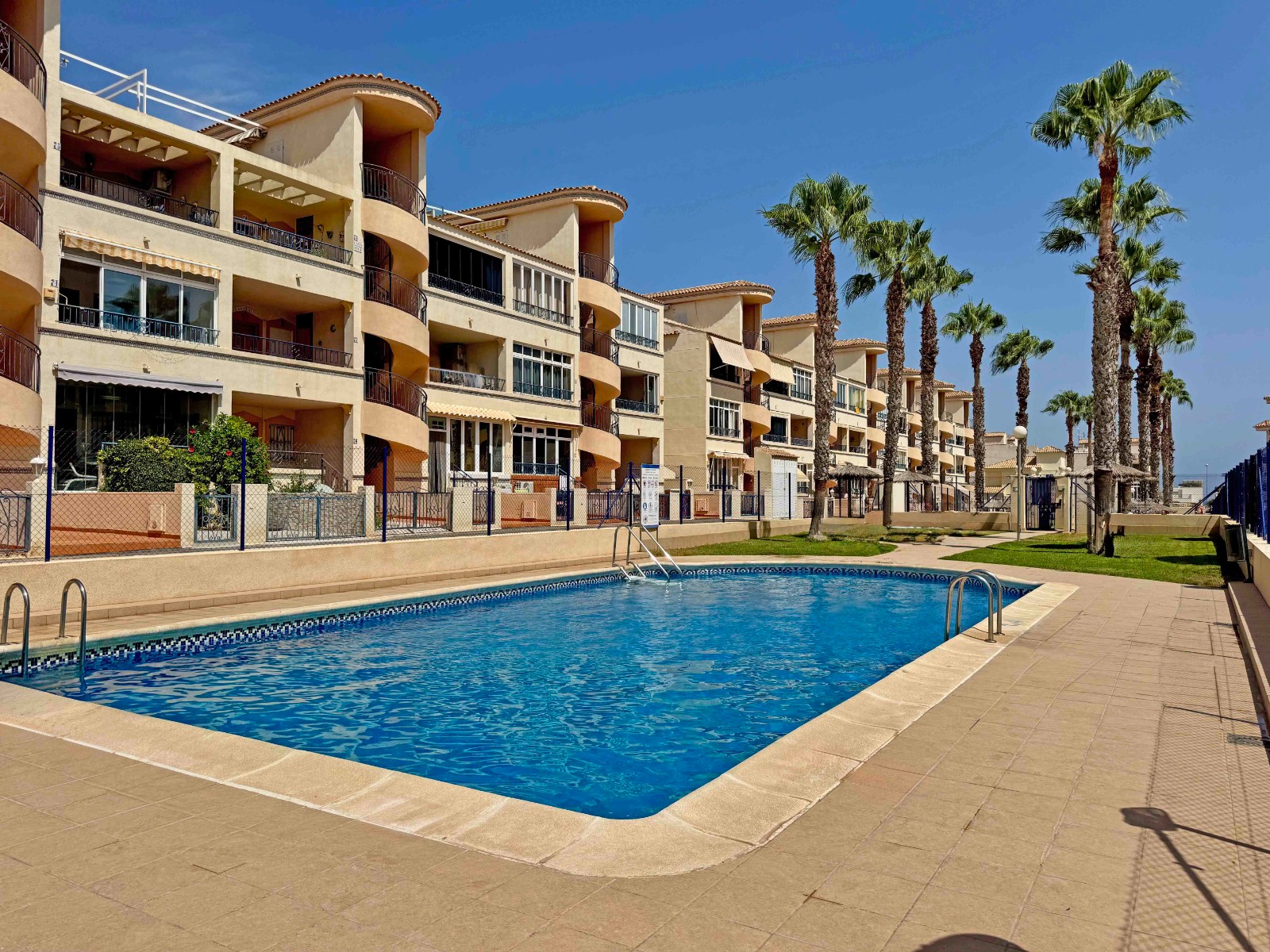 Apartment in Urbanizacion los Balcones - view 1