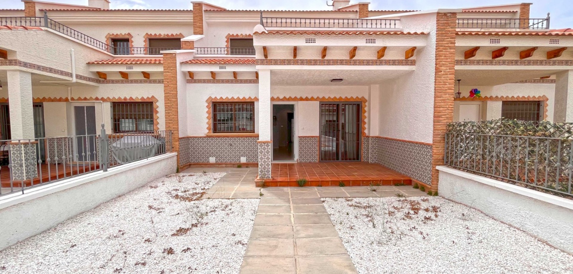 House in San Miguel de Salinas - view 1
