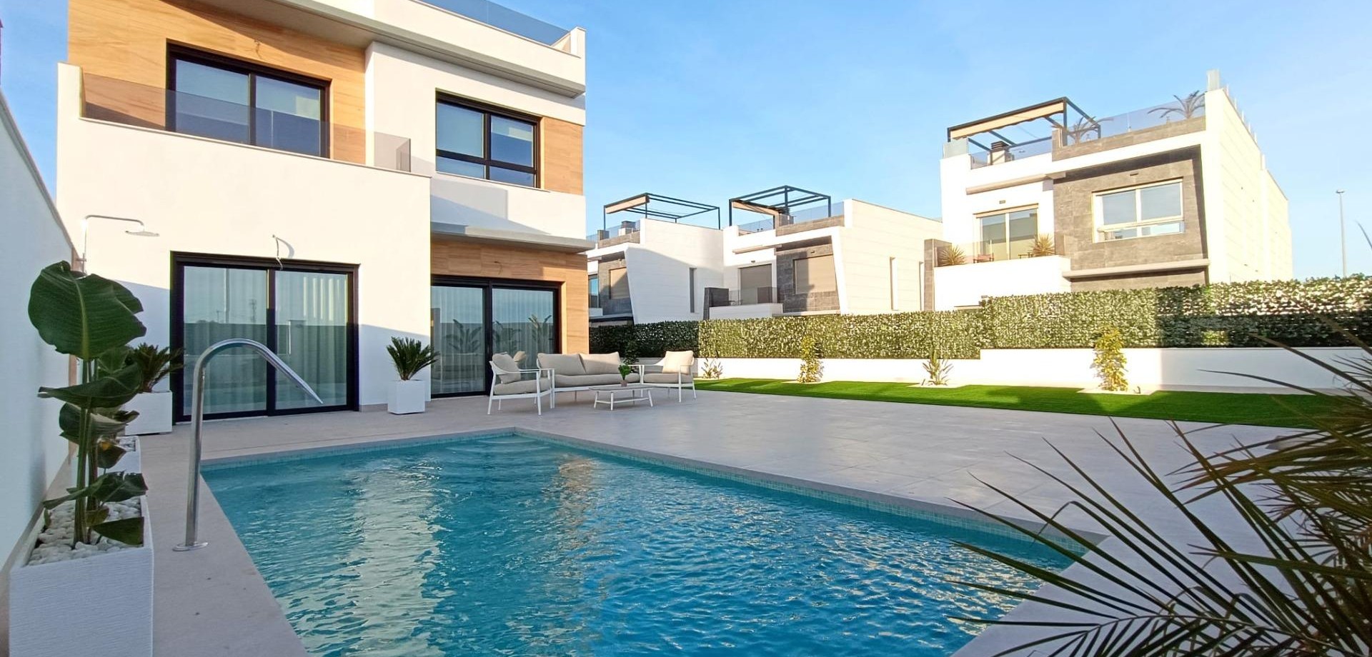 House in Benijofar - view 1