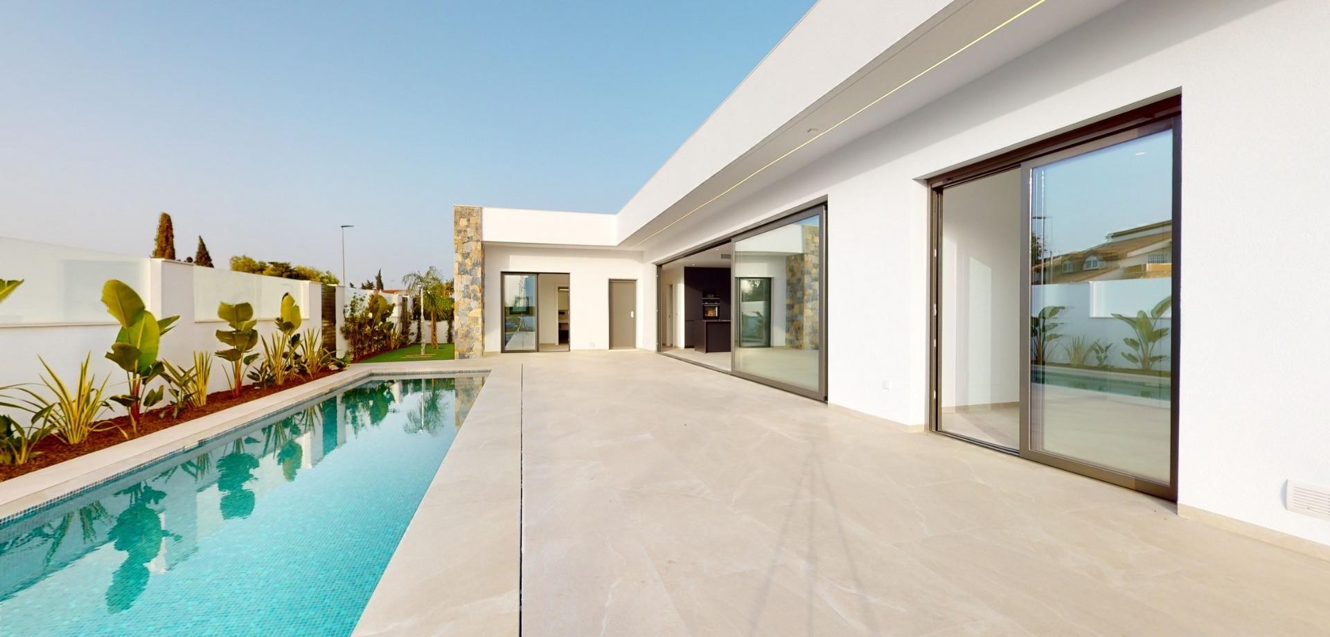 House in Los Alcazares - view 1