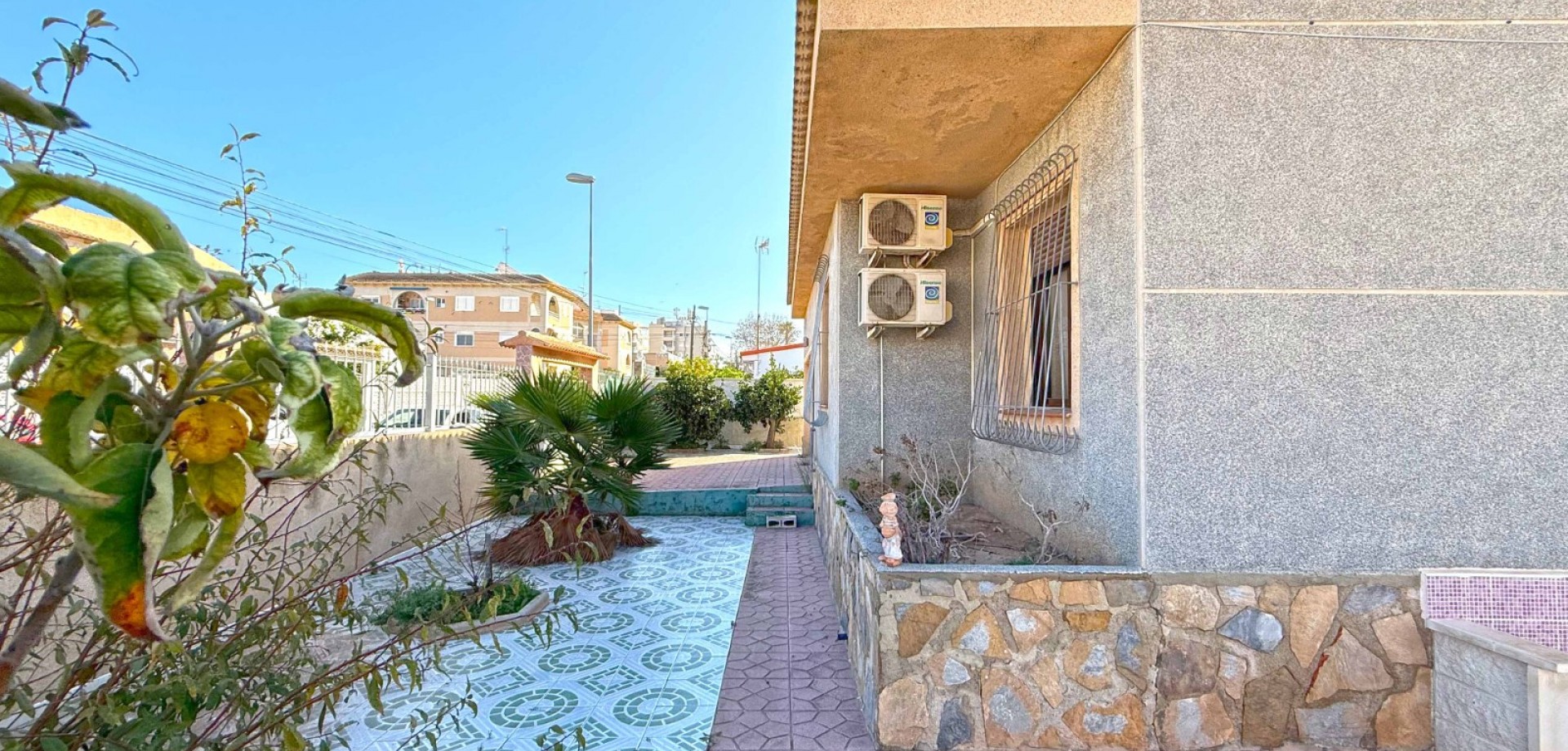 Villa in Torrevieja - view 1