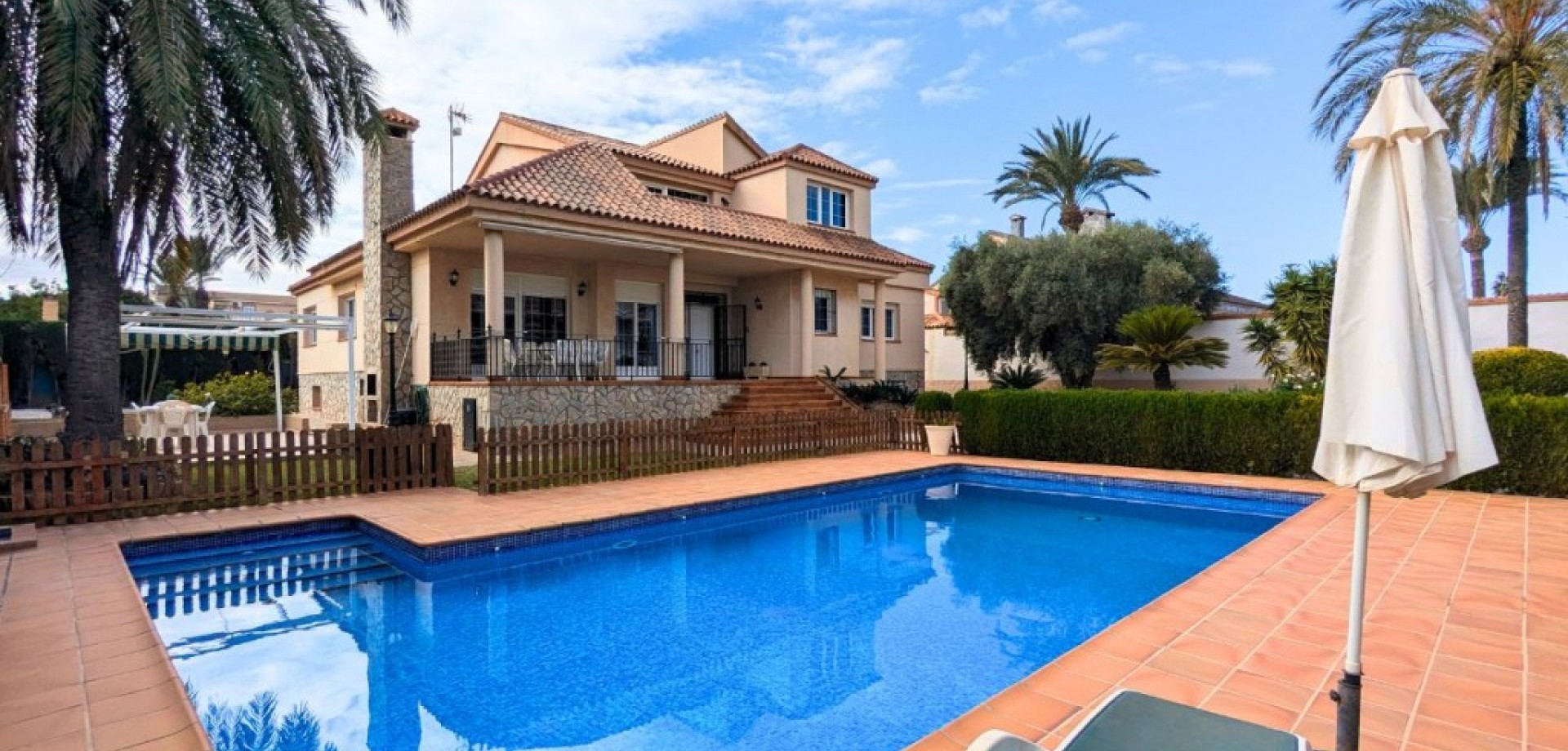 House in Mil Palmeras - view 1