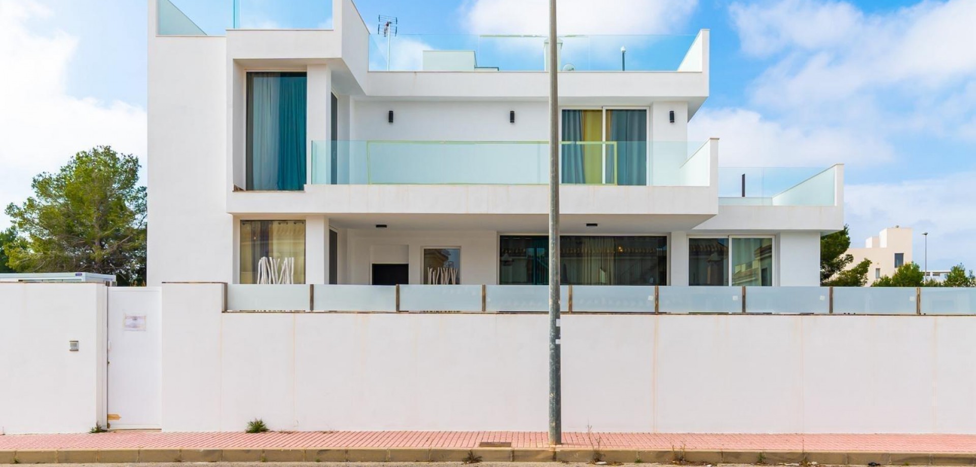 House in Villamartin - view 1