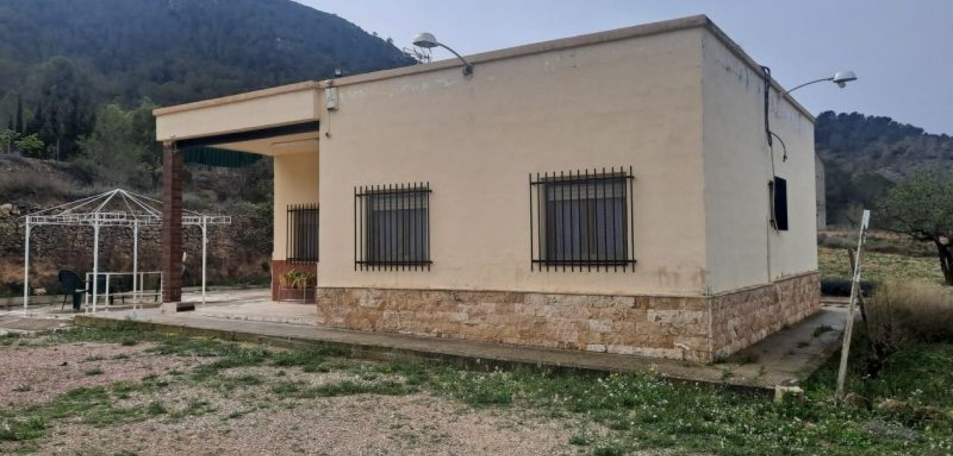 House in Hondon de las Nieves - view 1