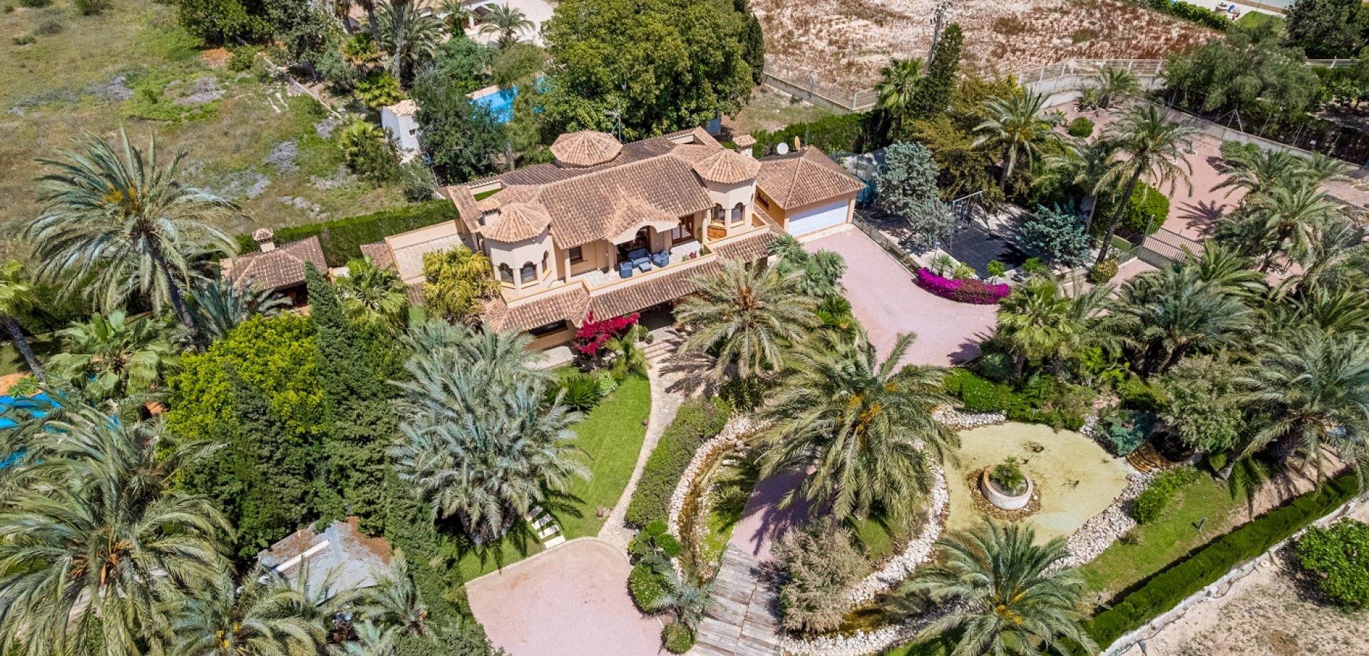 House in Elche - view 1