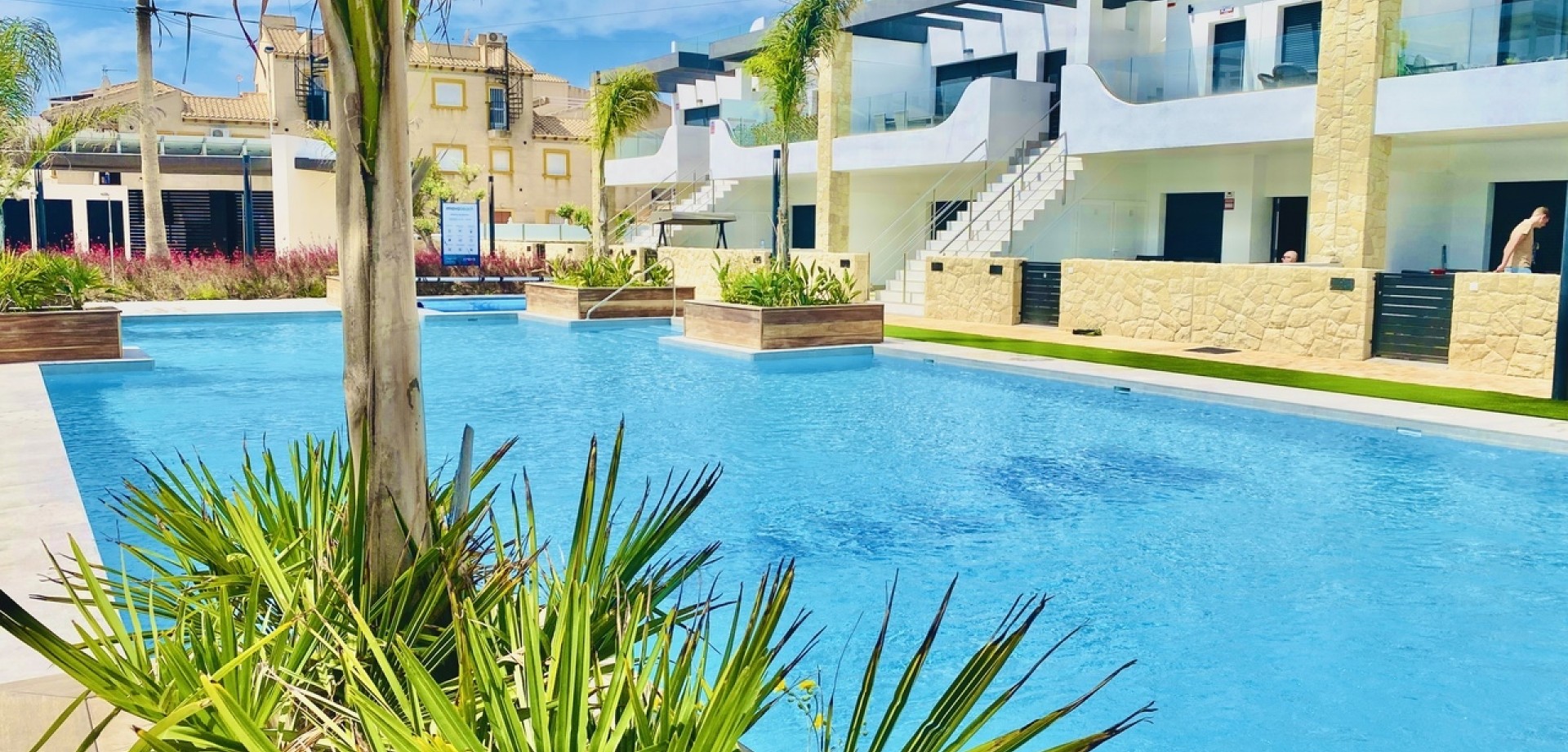 Apartment in Villamartin - view 1