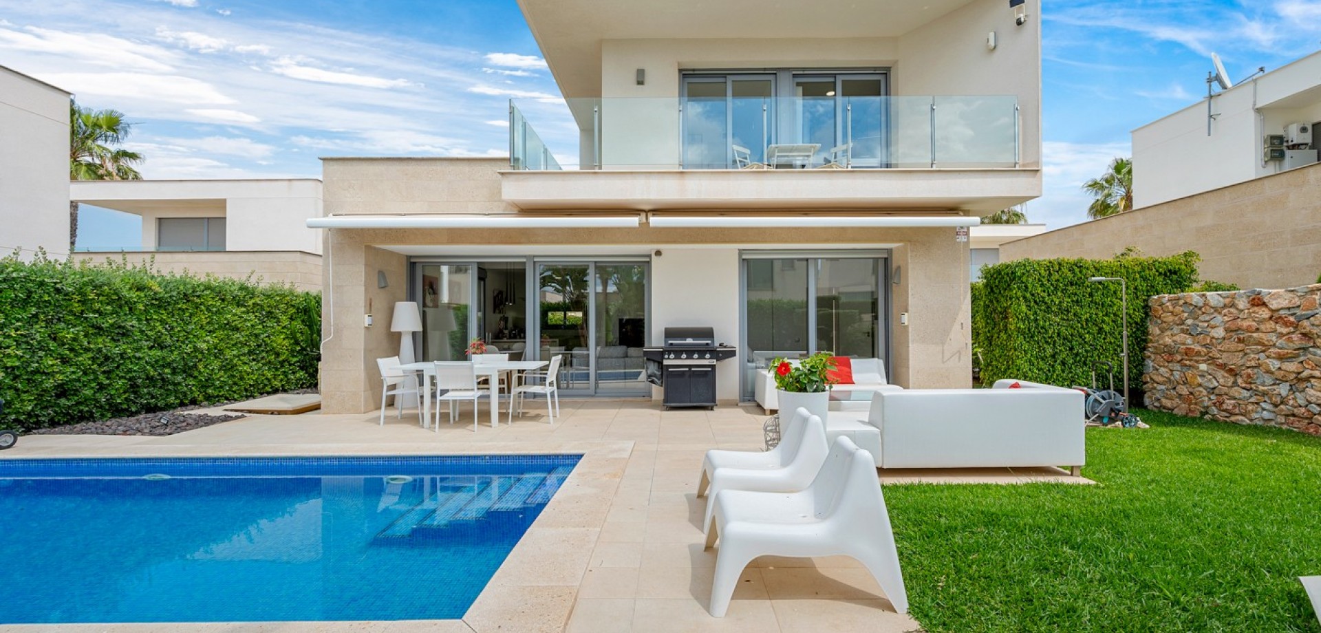 House in Algorfa - view 1