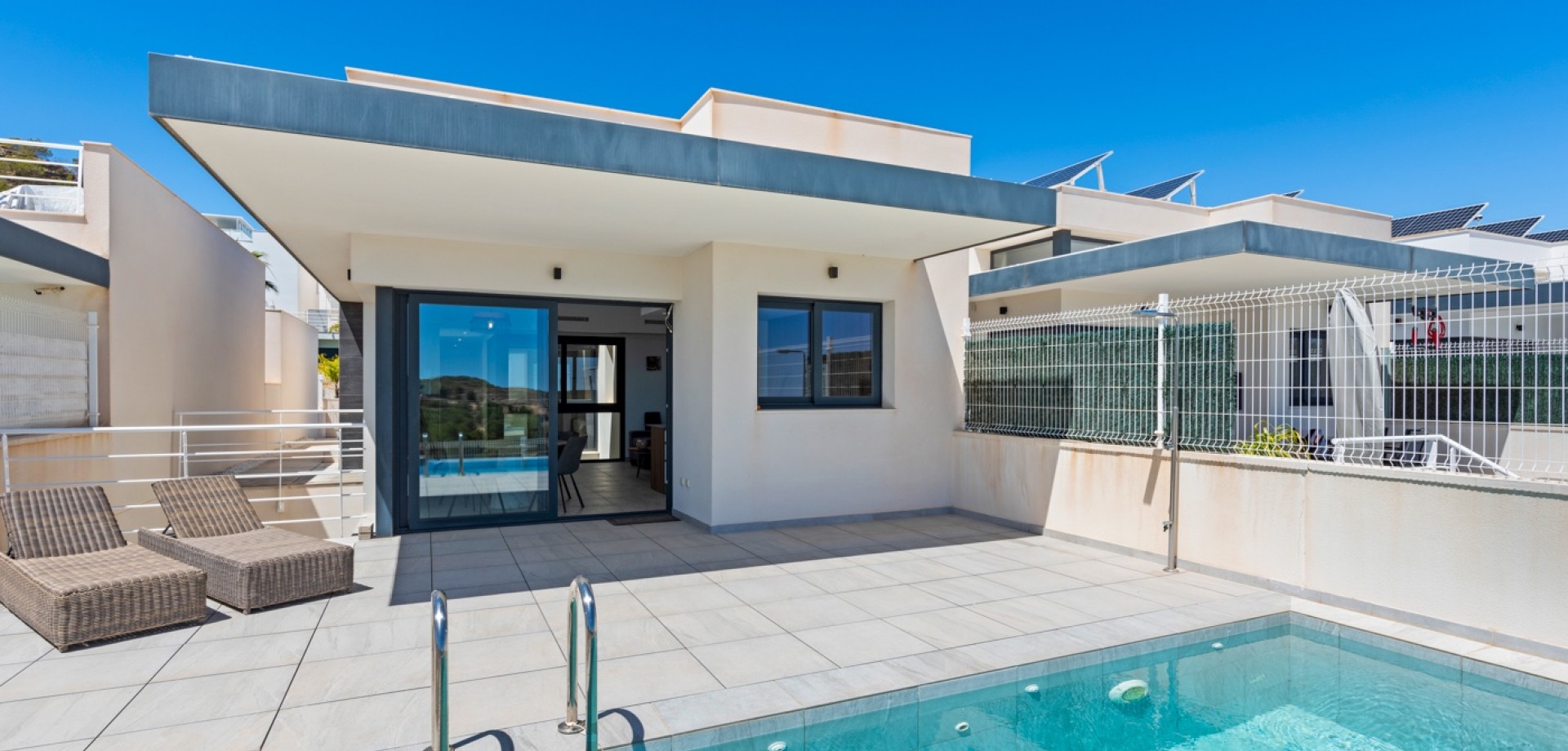 House in San Miguel de Salinas - view 1