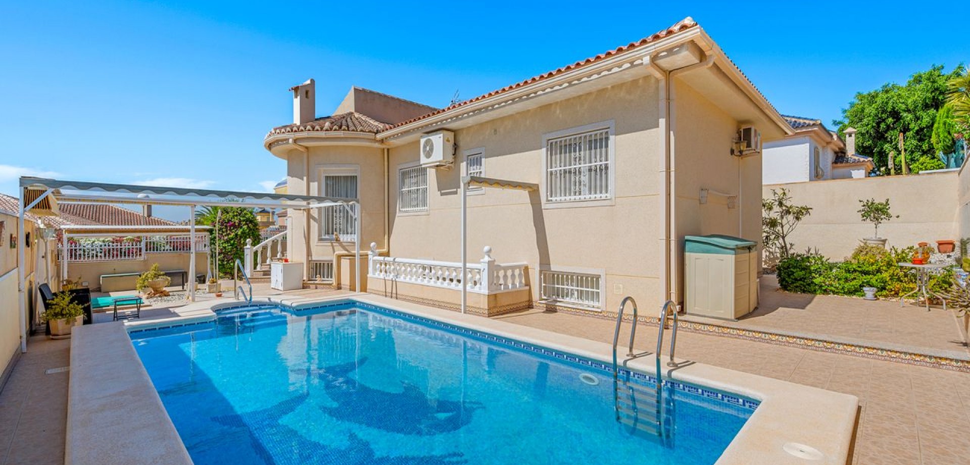 House in Benijofar - view 1