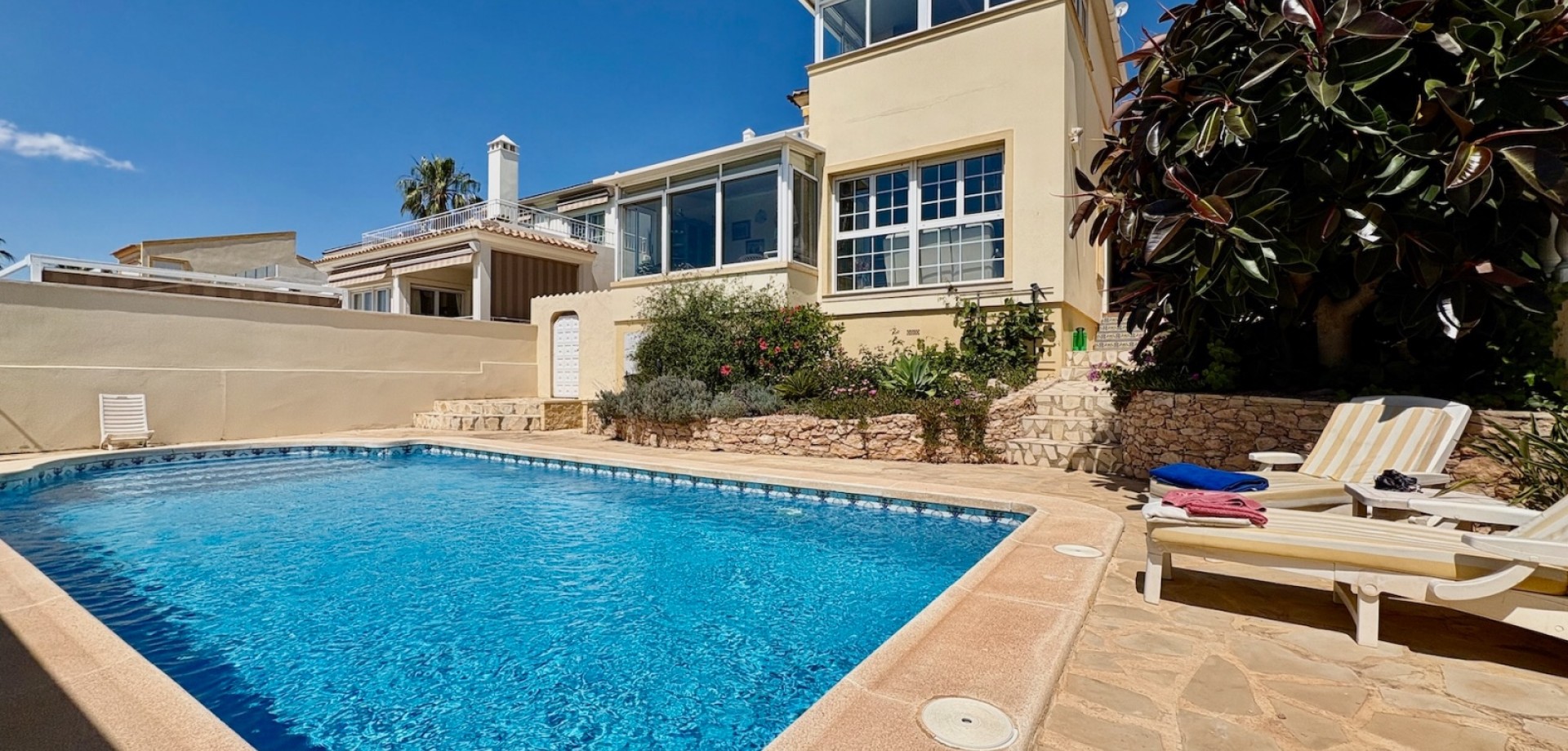 House in Villamartin - view 1