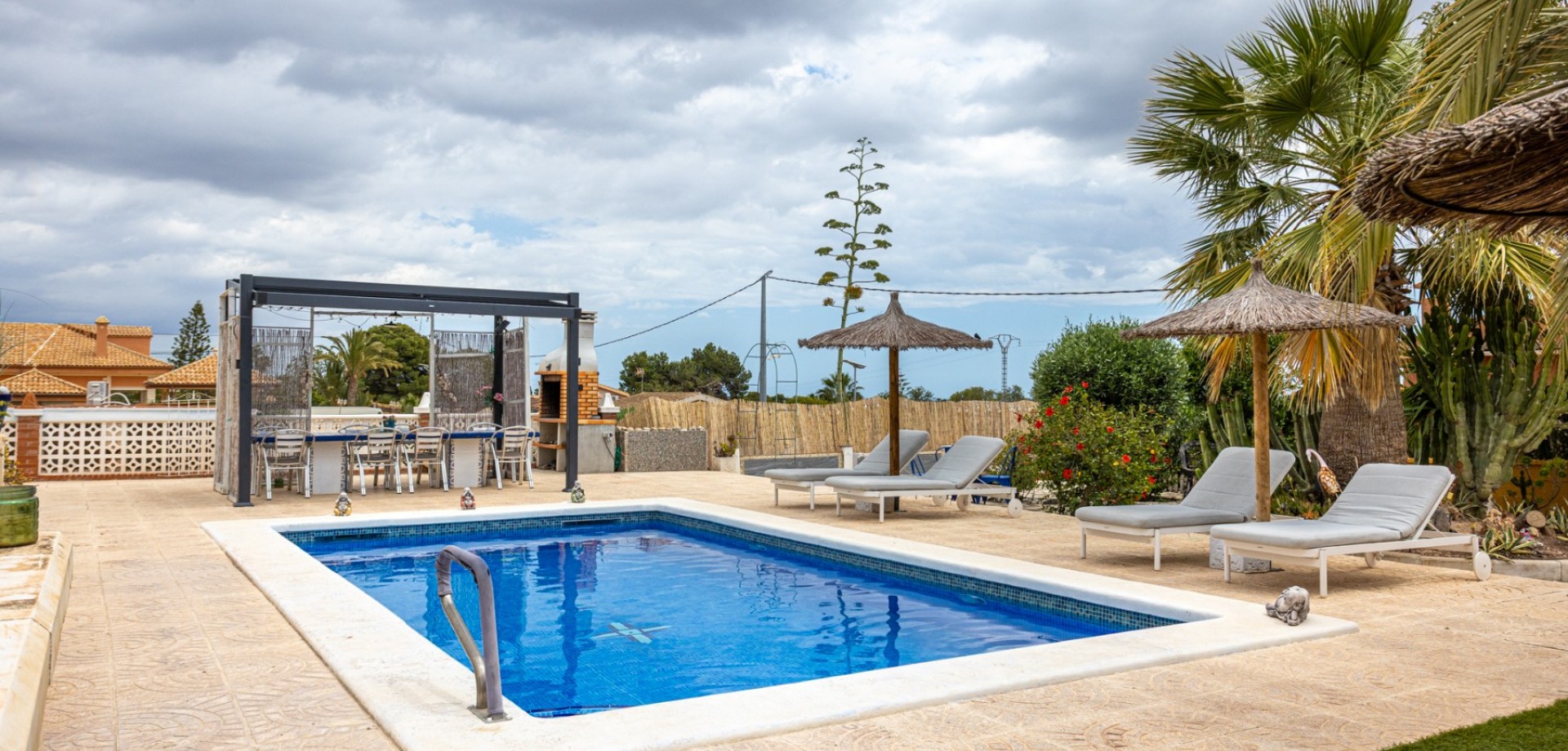 House in Albatera - view 1