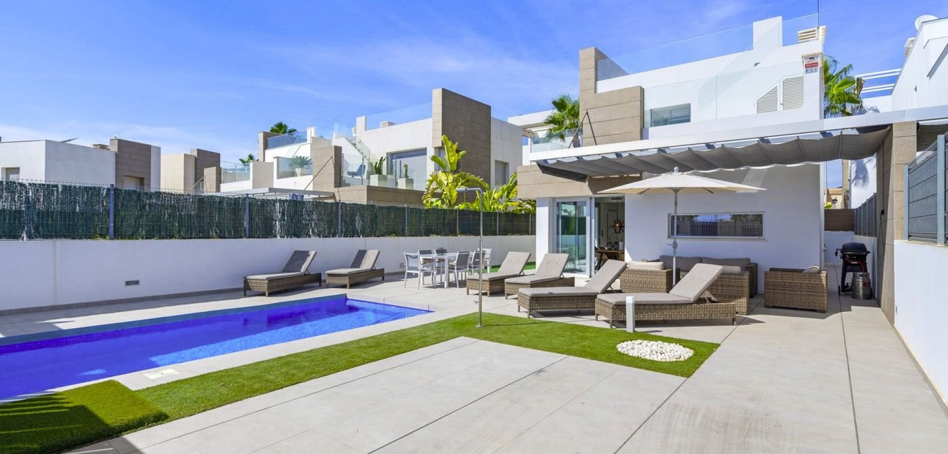 House in Guardamar del Segura - view 1