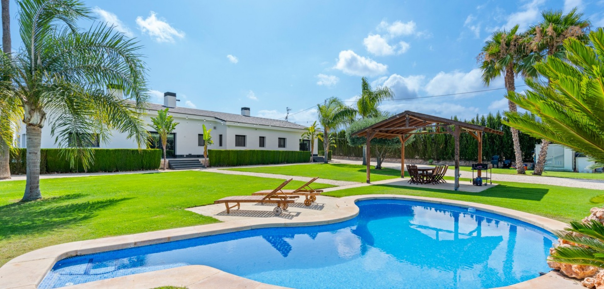 House in Elche - view 1