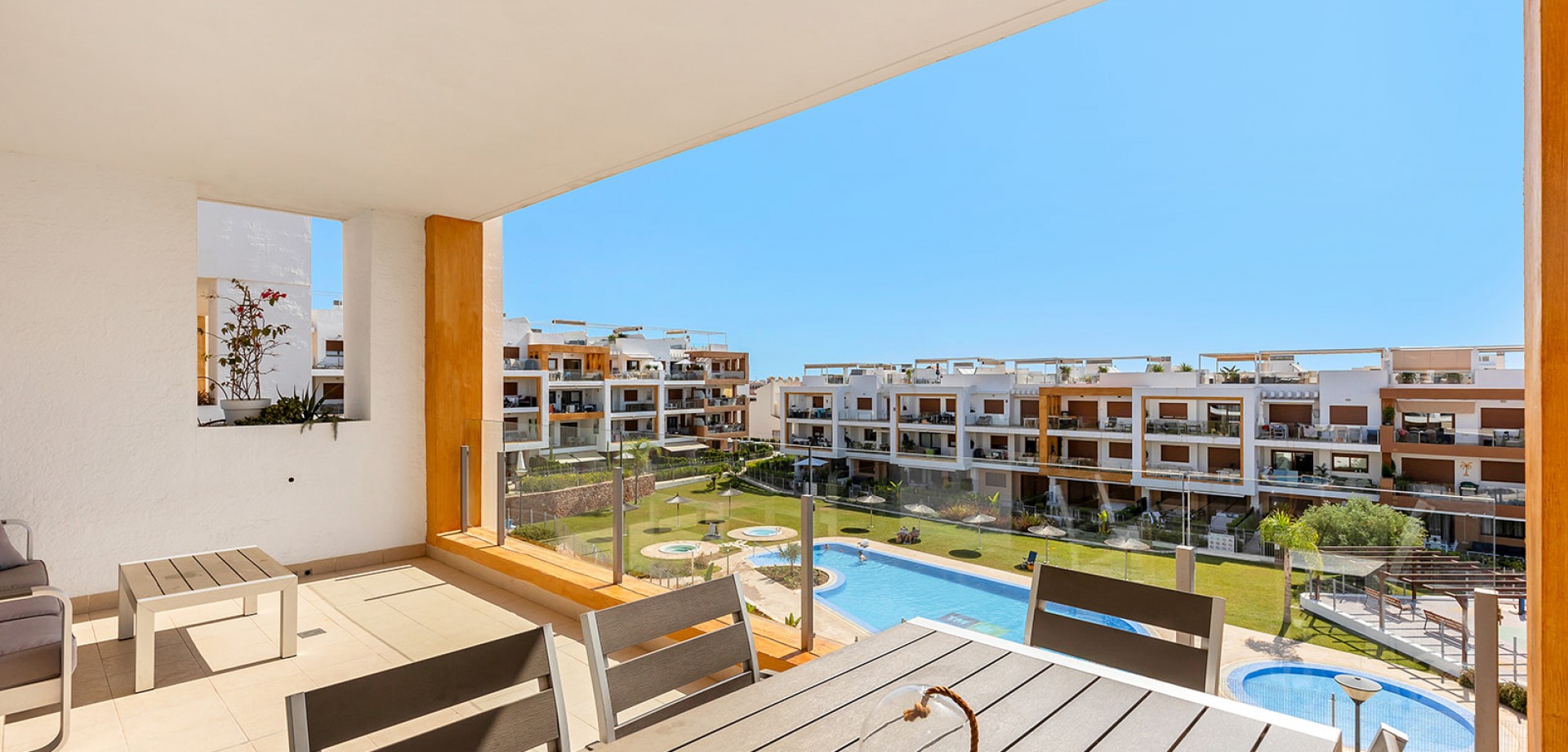 Apartment in Urbanizacion los Balcones - view 1