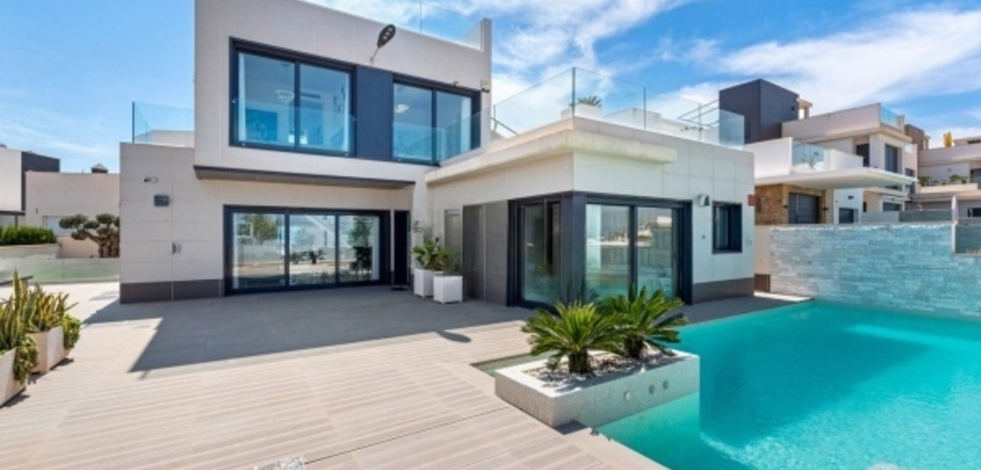 House in San Miguel de Salinas - view 1