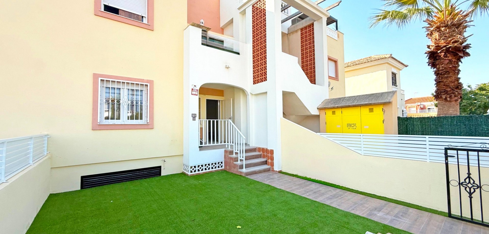 Apartment in Urbanizacion los Balcones - view 1