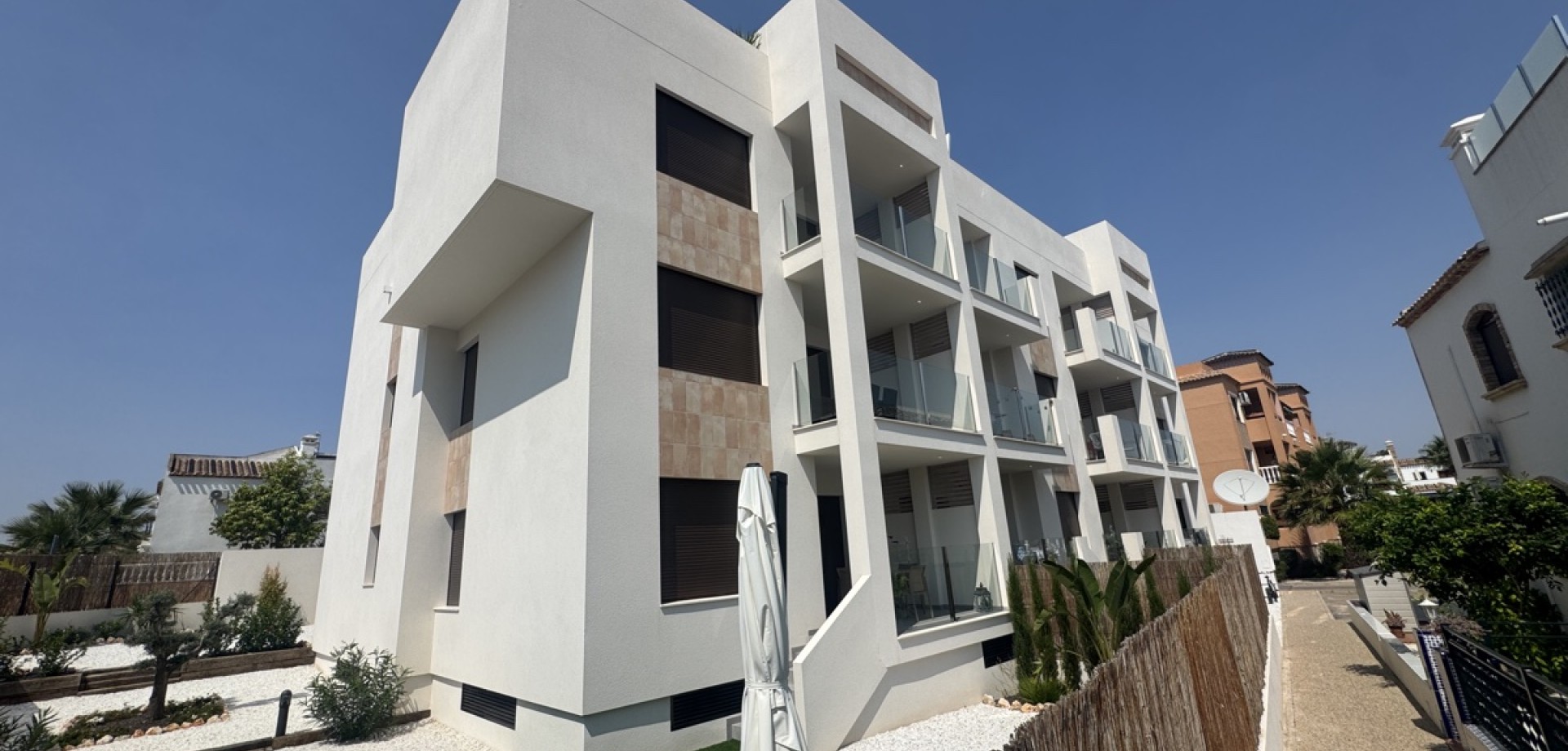 Apartment in Villamartin - view 1