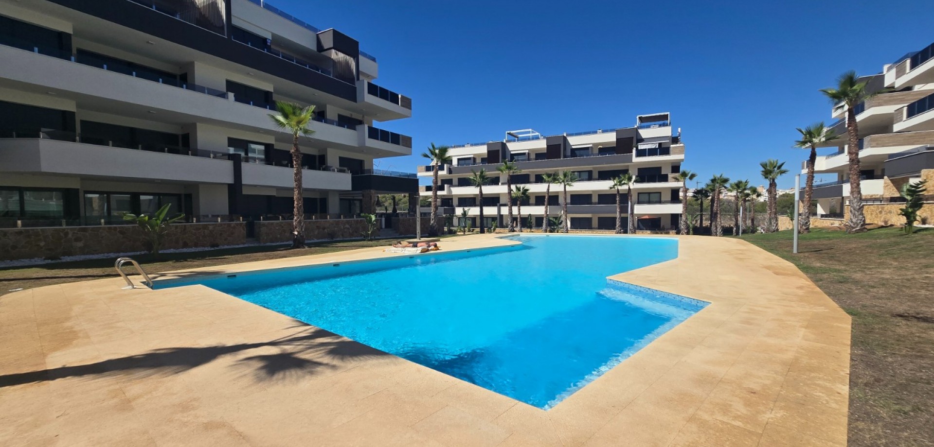 Apartment in Urbanizacion los Balcones - view 1