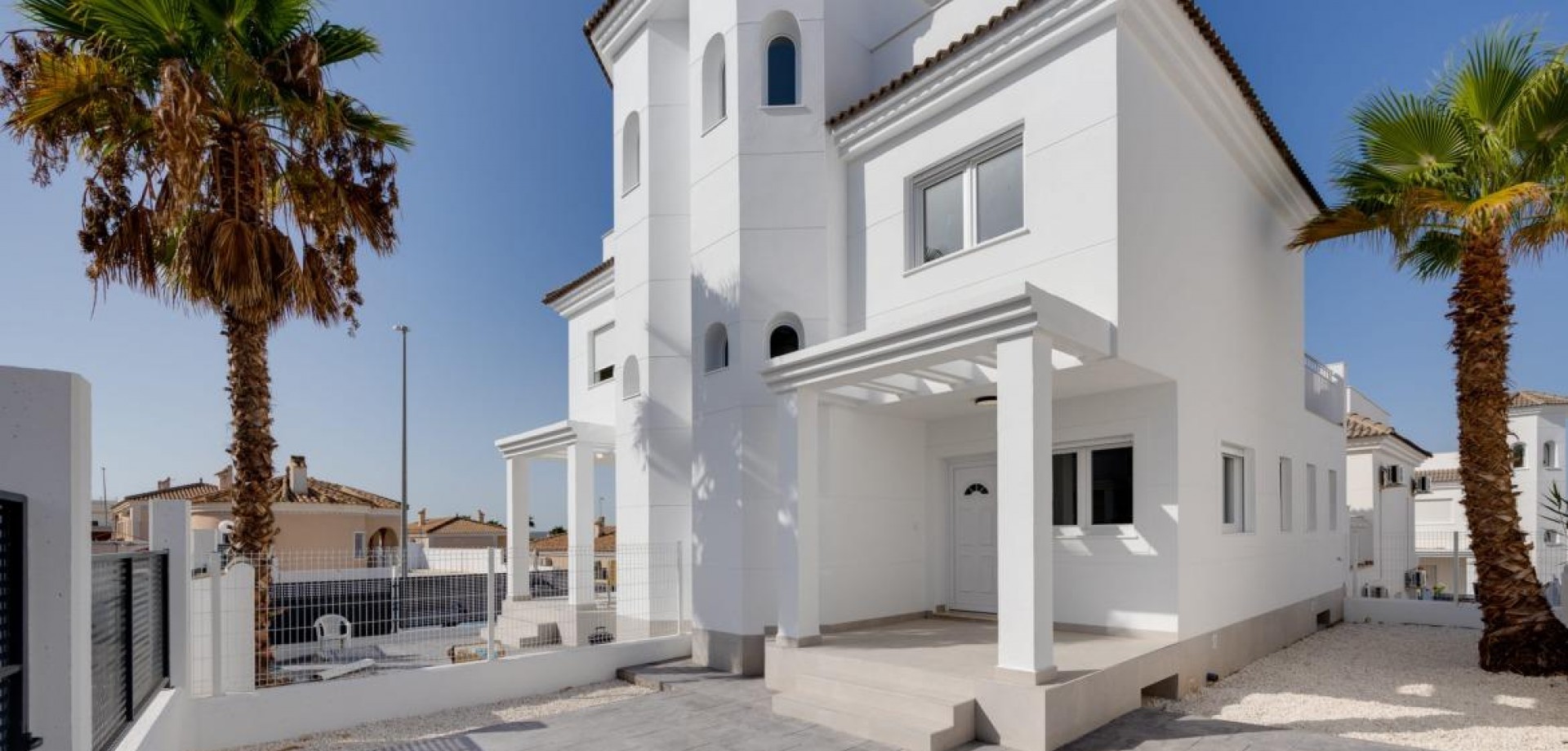 House in San Fulgencio - view 1