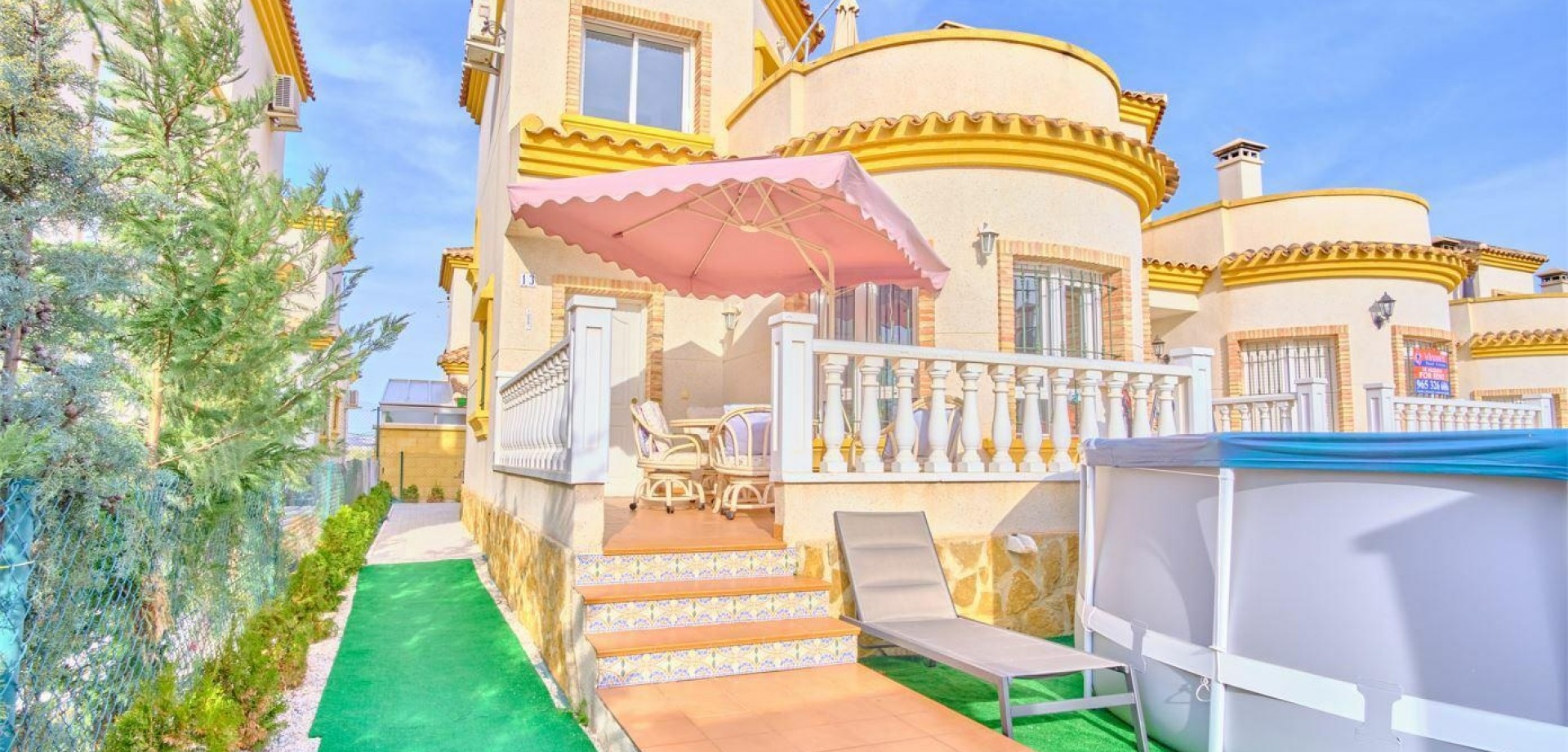 House in Los Montesinos - view 1