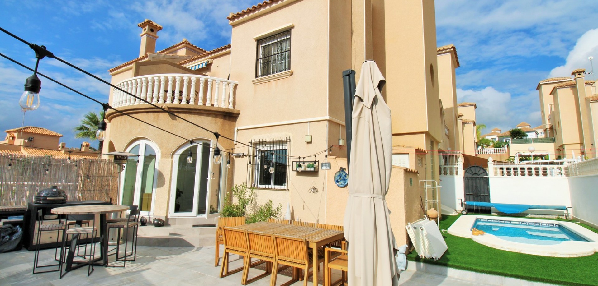 House in Villamartin - view 1