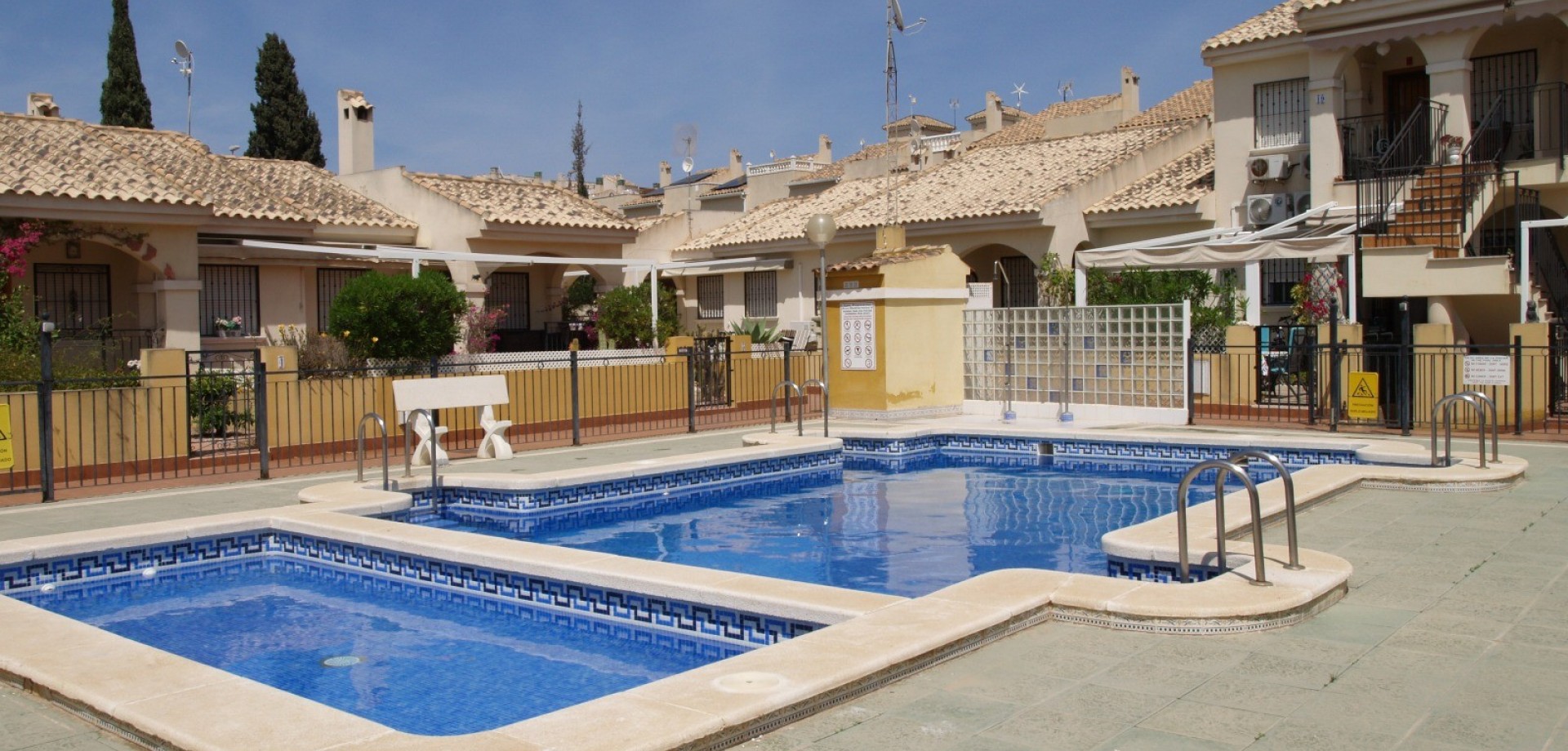 House in La Marina - view 1