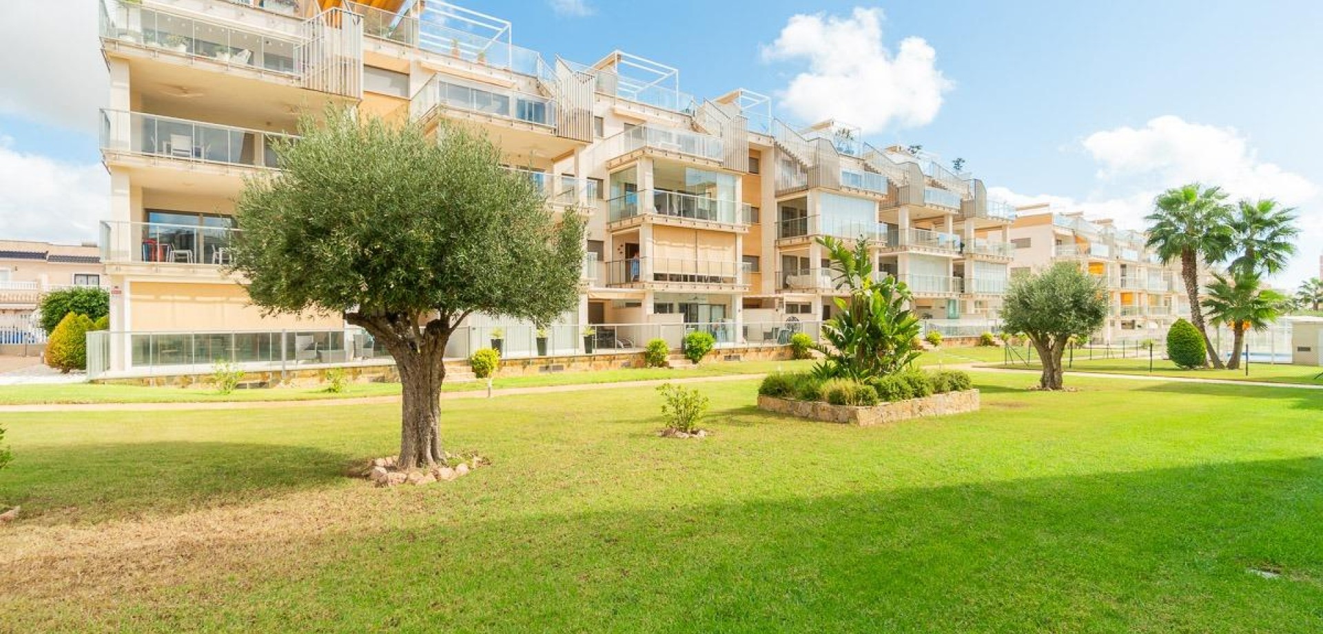 Apartment in La Zenia - view 1