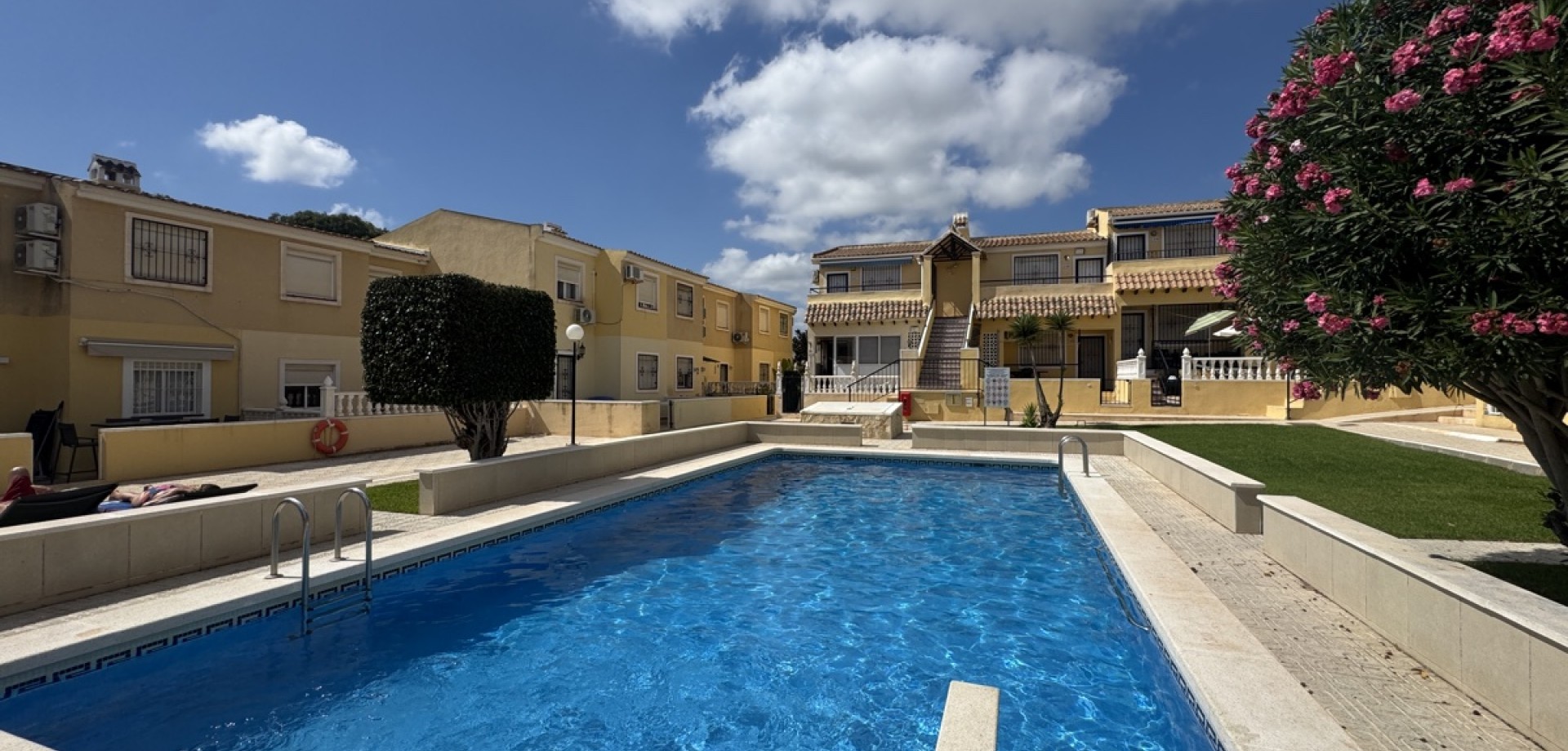 Apartment in Villamartin - view 1