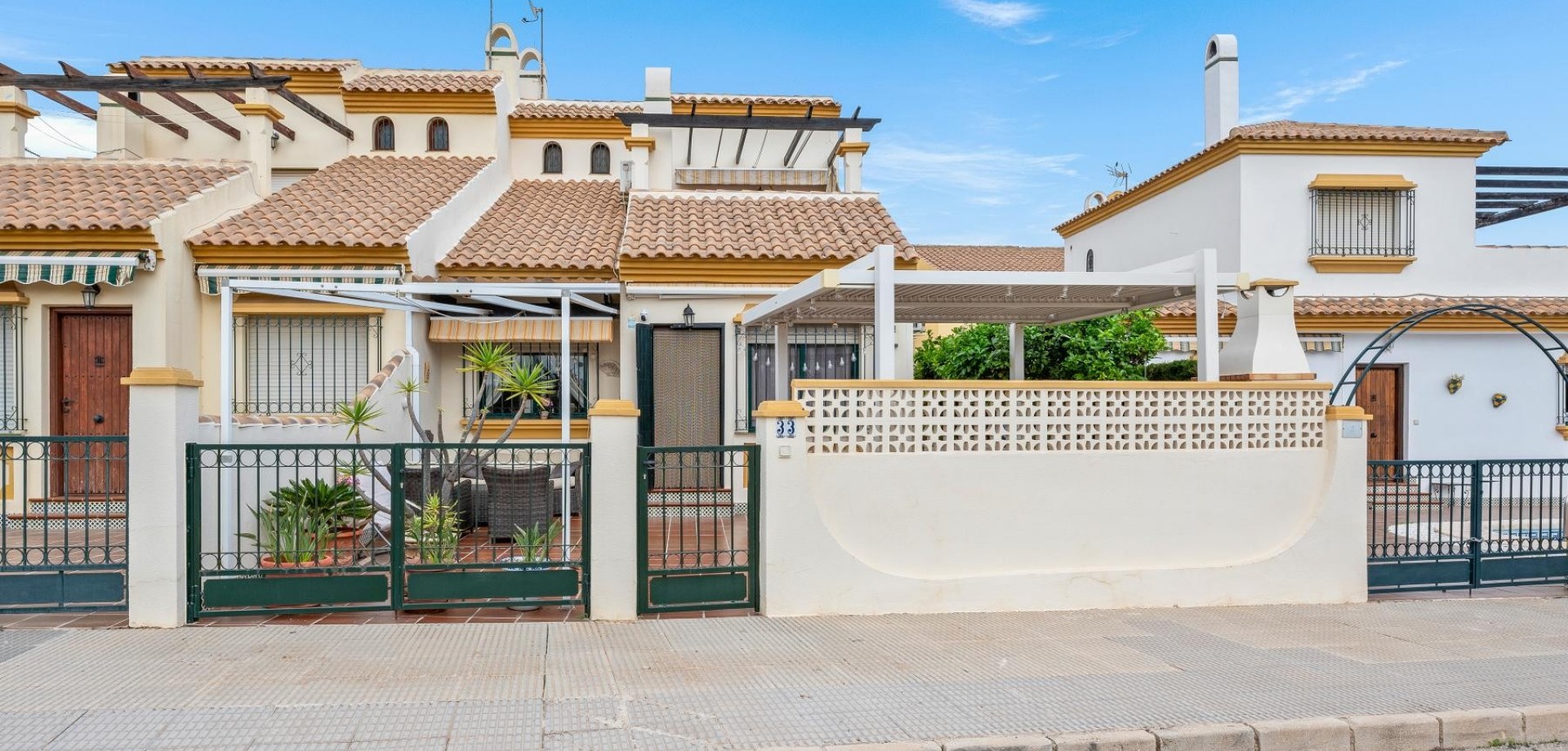 House in La Zenia - view 1