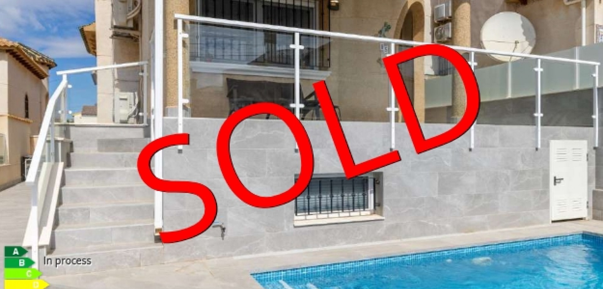 House in San Miguel de Salinas - view 1