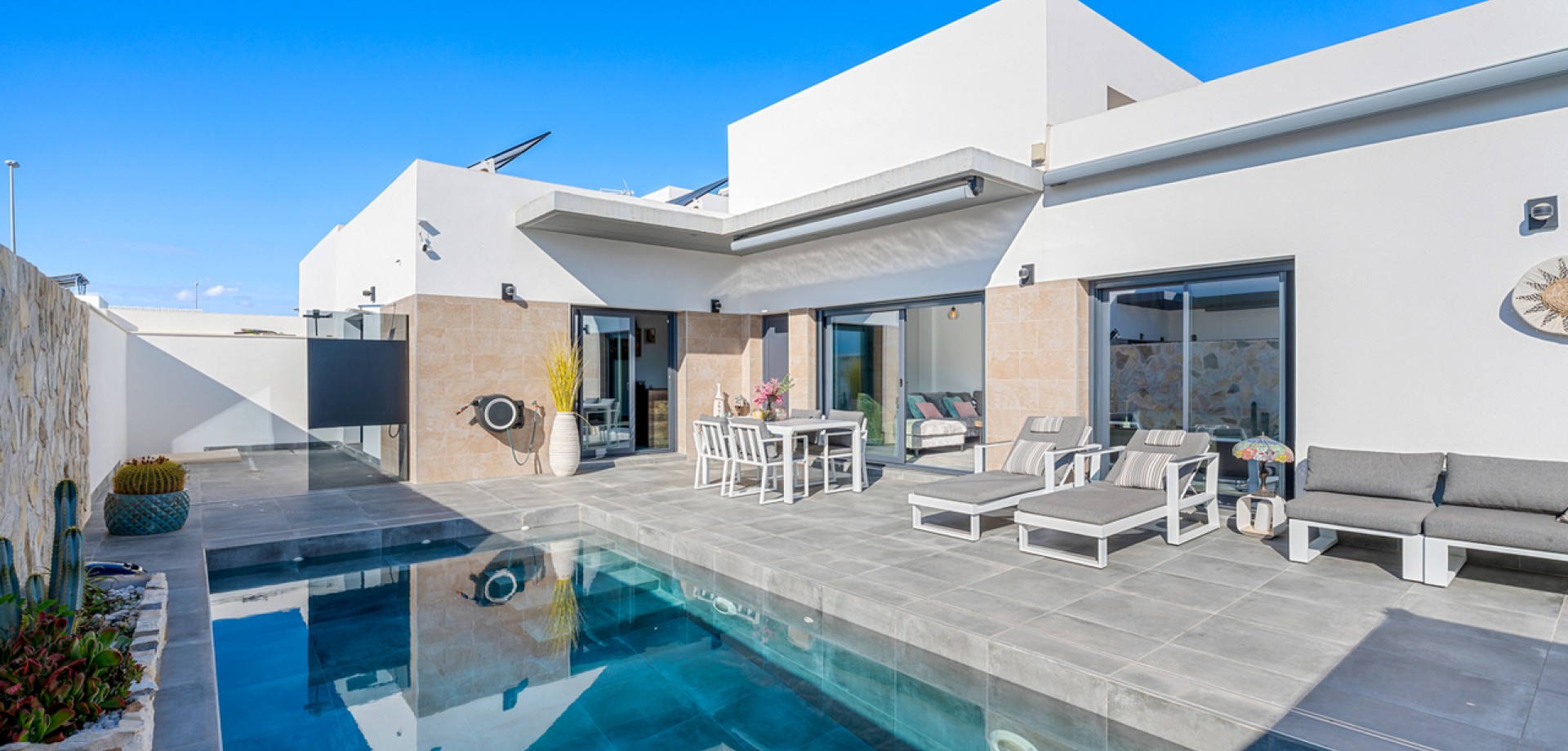 House in Daya Nueva - view 1