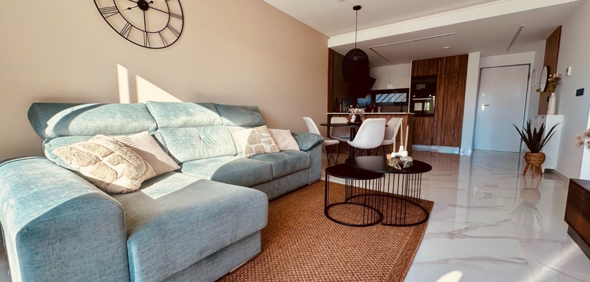 Apartment in Urbanizacion El Raso - view 1