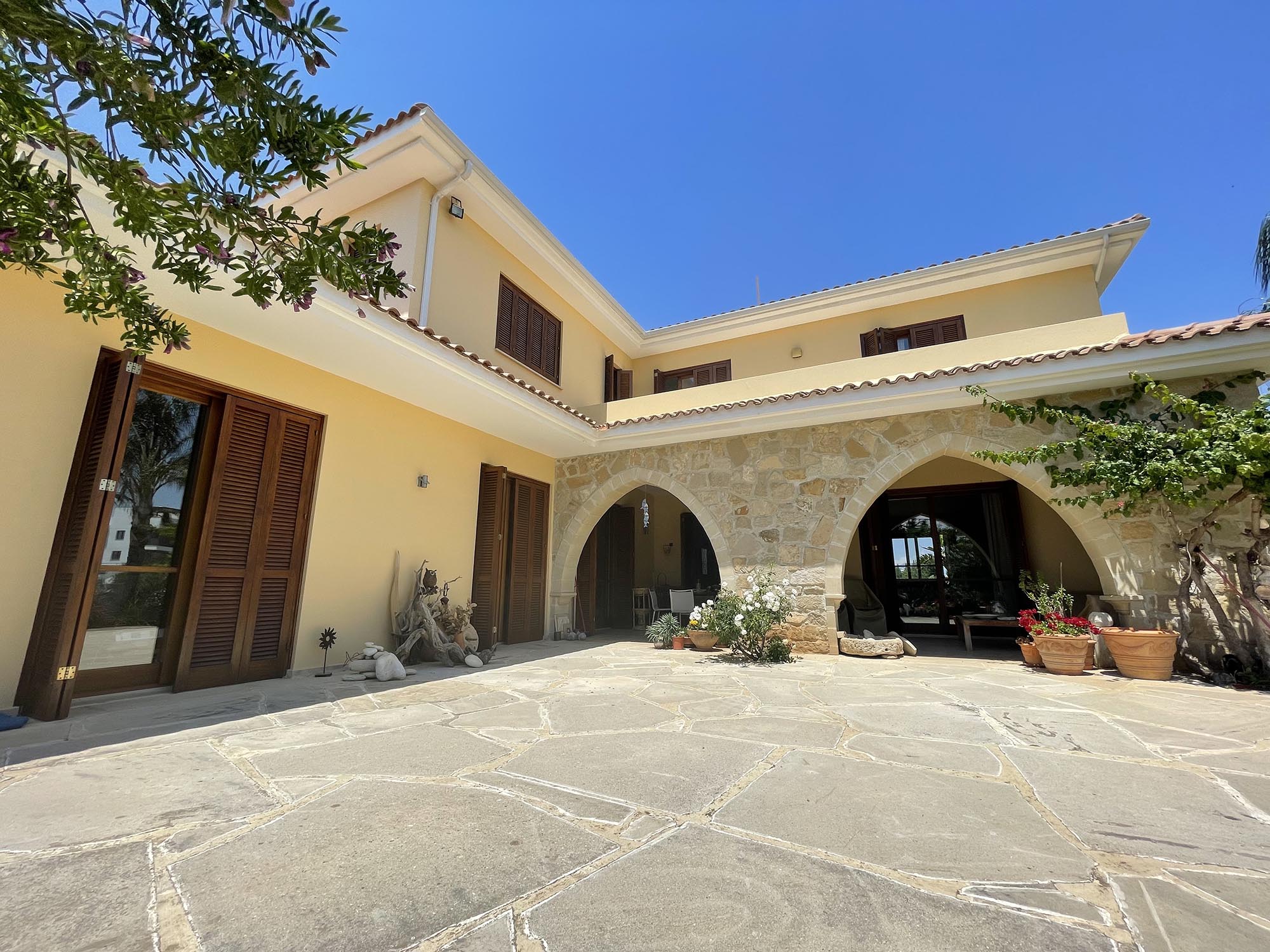 House in Parissinos - view 1