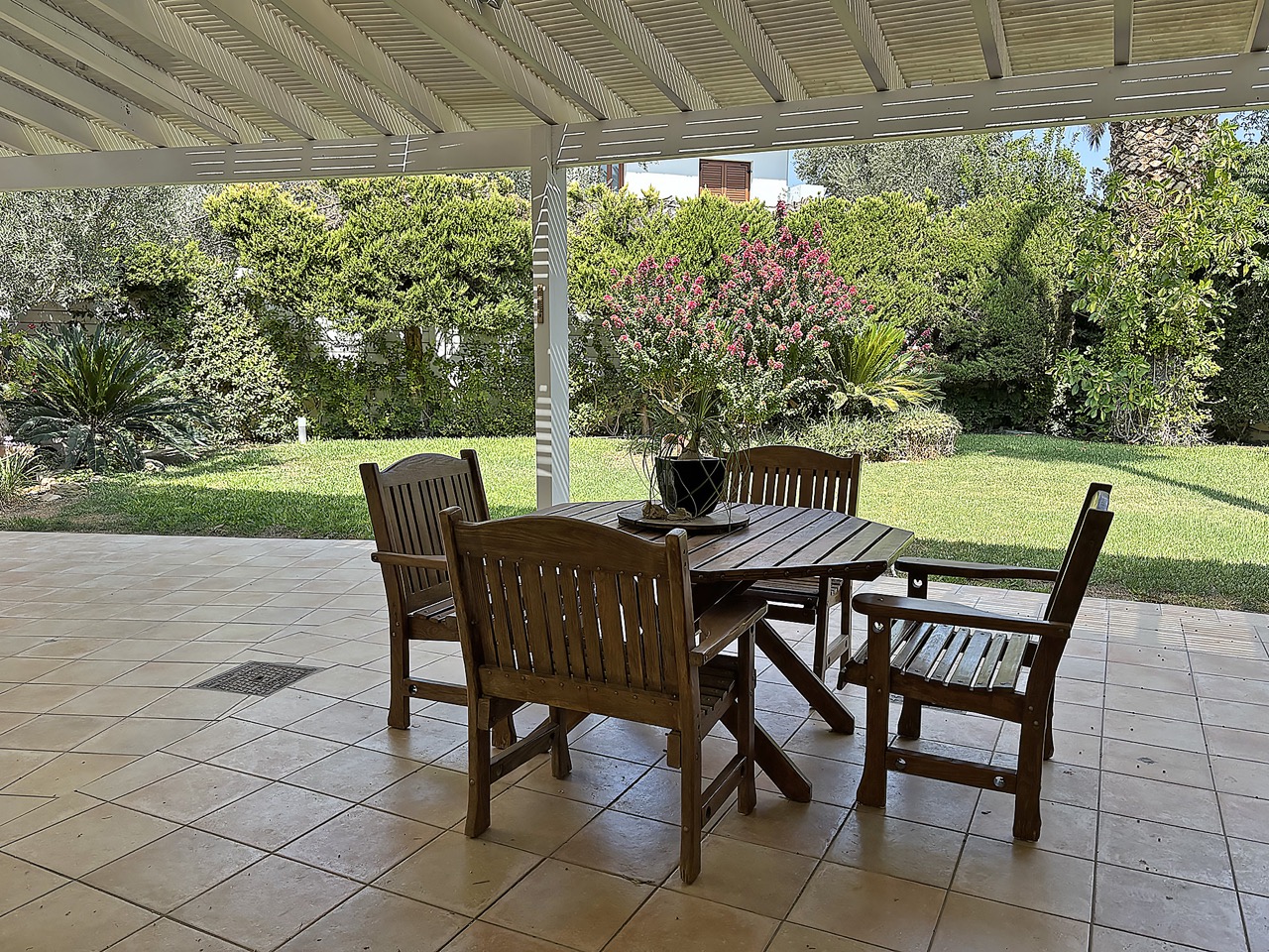 House in Parissinos - view 1