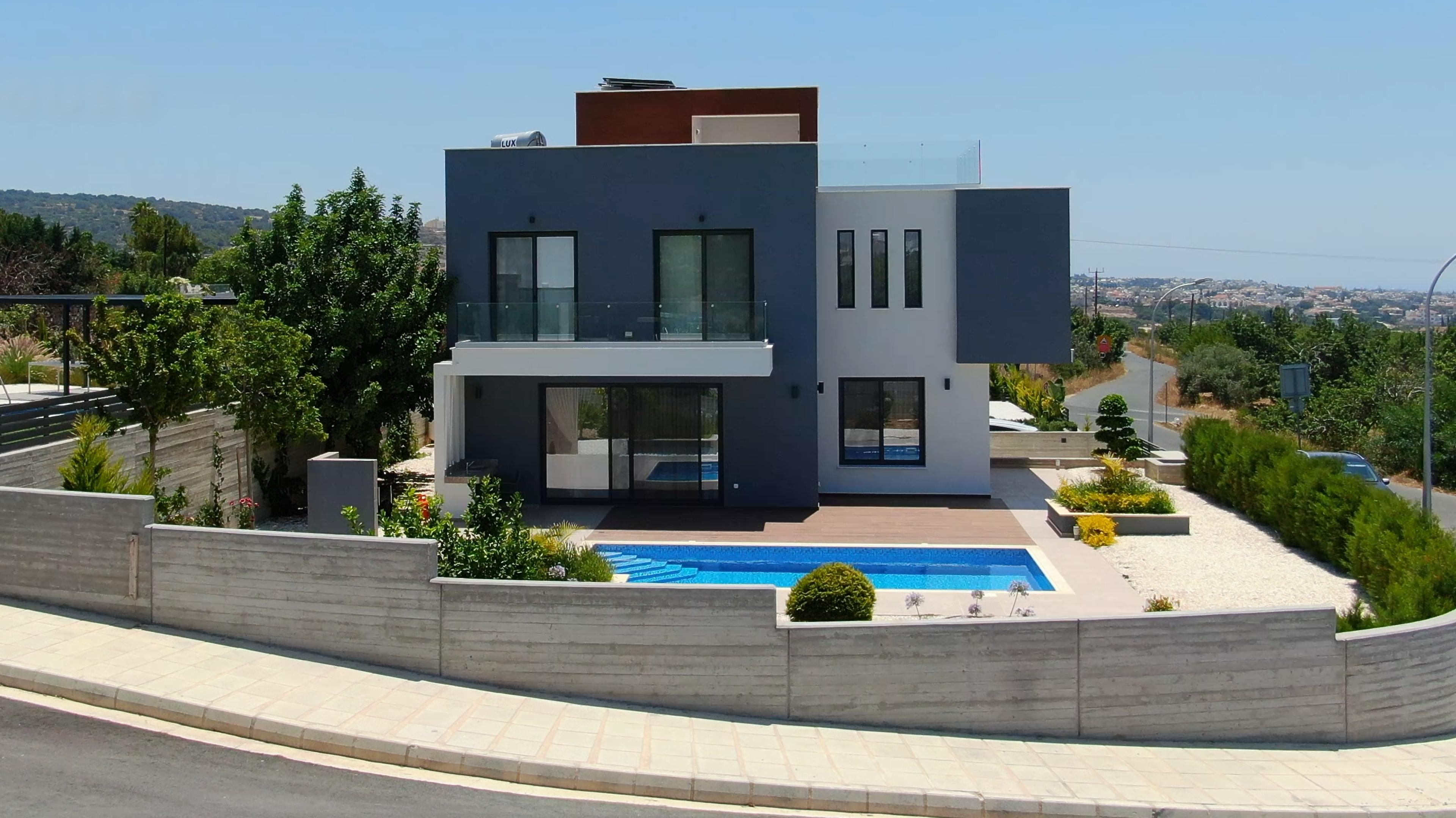 House in Tala - view 1