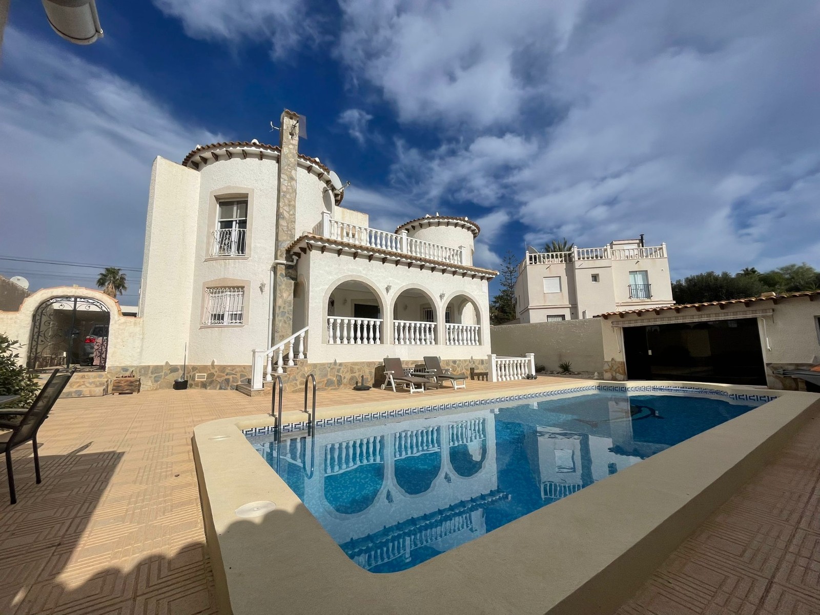 House in Alicante - view 1