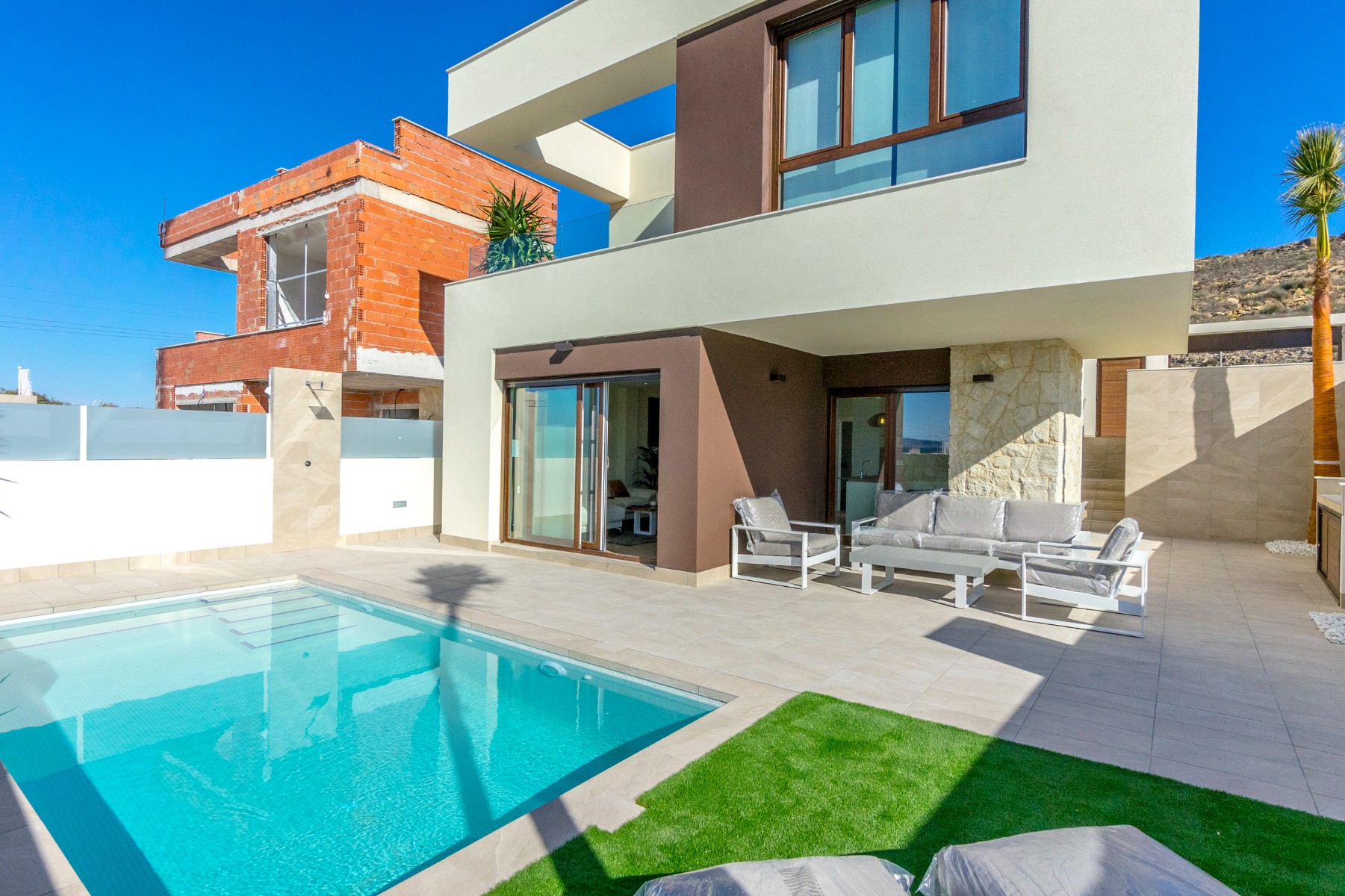 House in Alicante - view 1