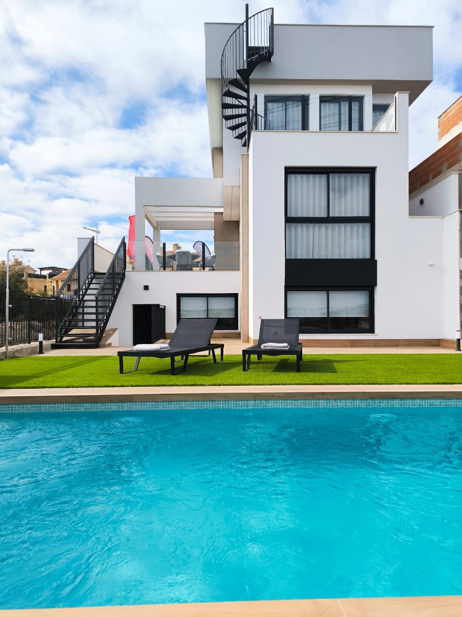 House in Alicante - view 1