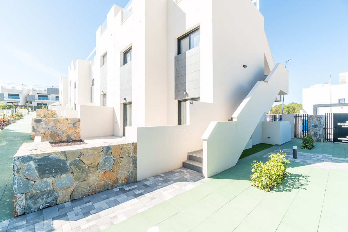 Apartment in Alicante - view 1