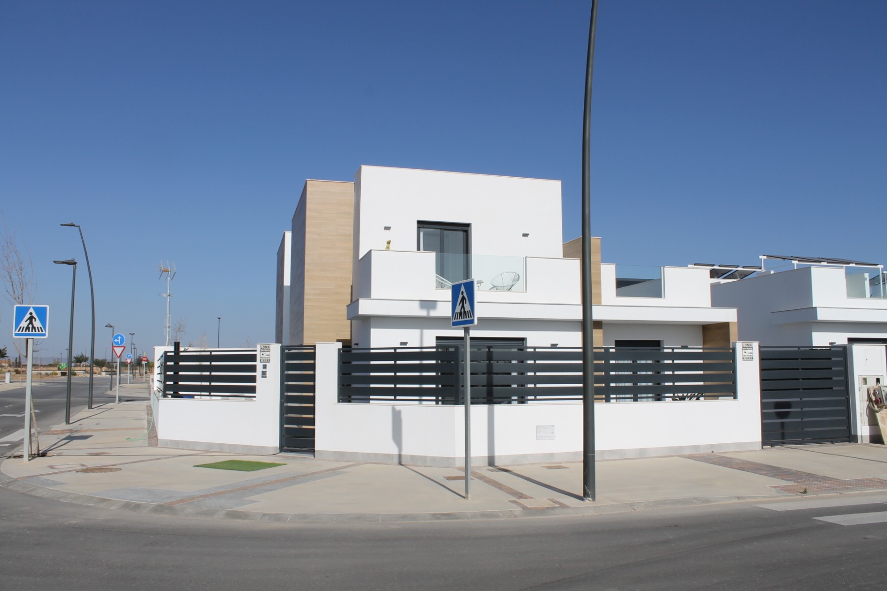 House in Roldan - view 1