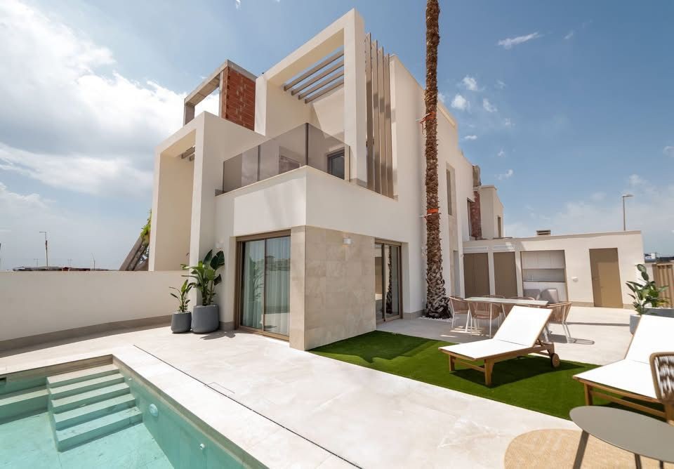 House in Alicante - view 1