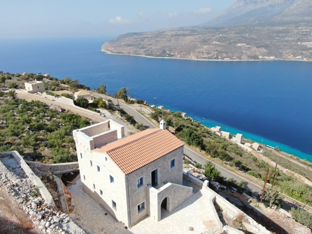 Villa in Karea - view 1