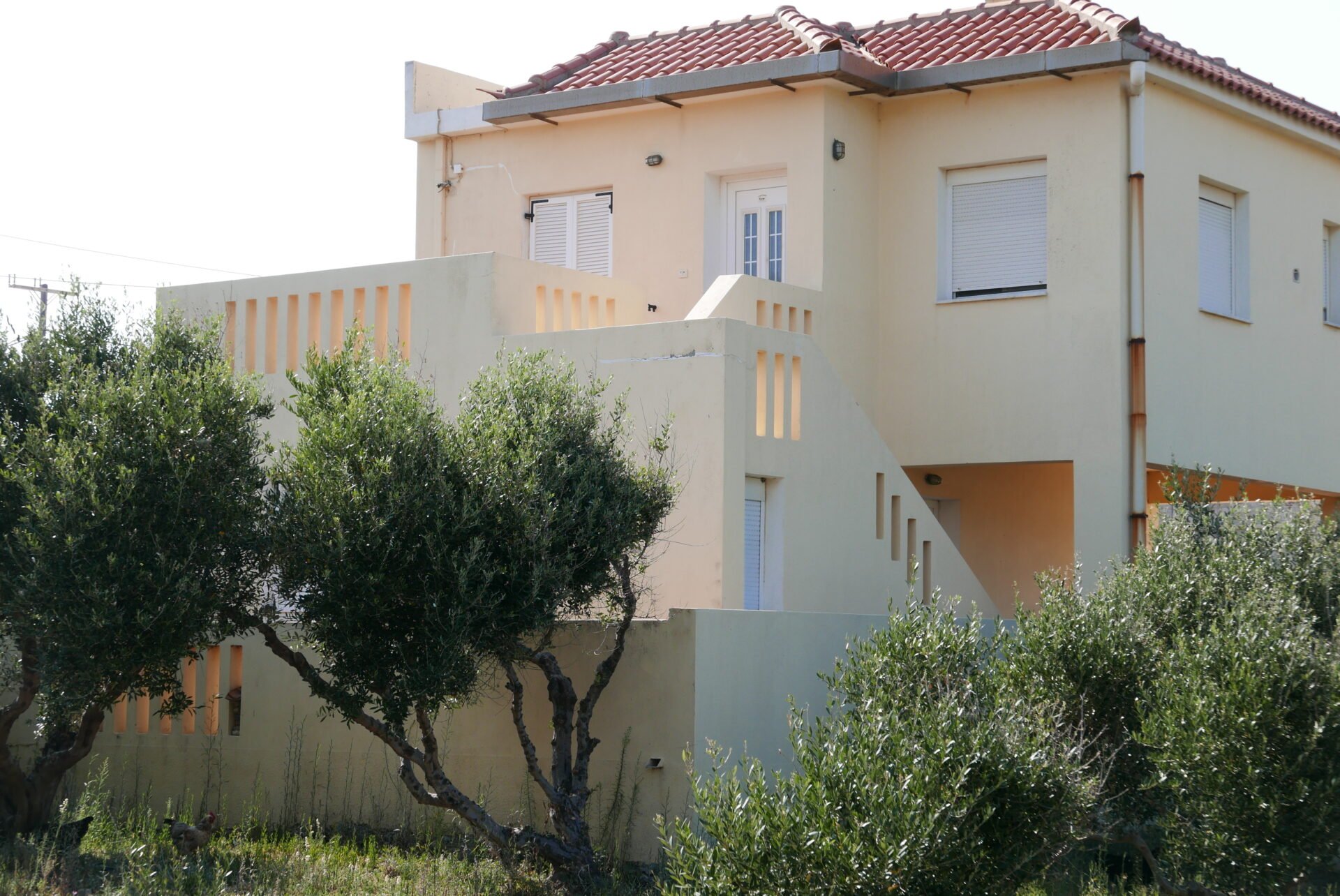 House in Neon Karlovasion - view 1