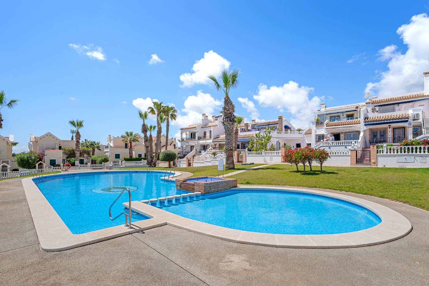Villa in Urbanizacion los Balcones - view 1