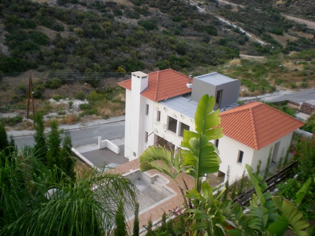House in Agios Tychon - view 1